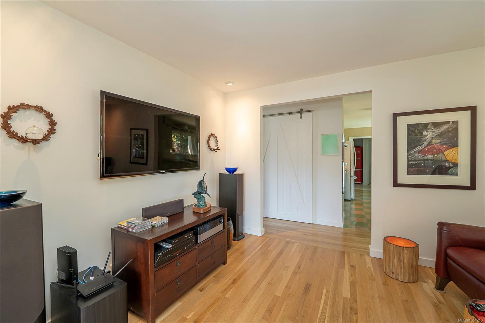 129 Sunset Dr — listing photo 10 of 31