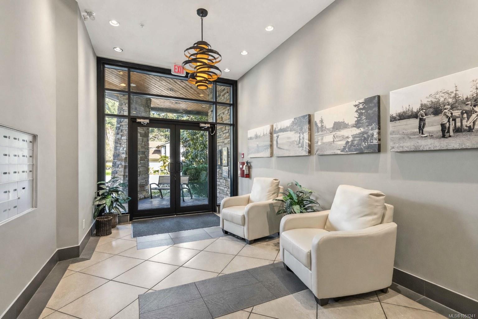 301-2850 Aldwynd Rd — listing photo 8 of 48