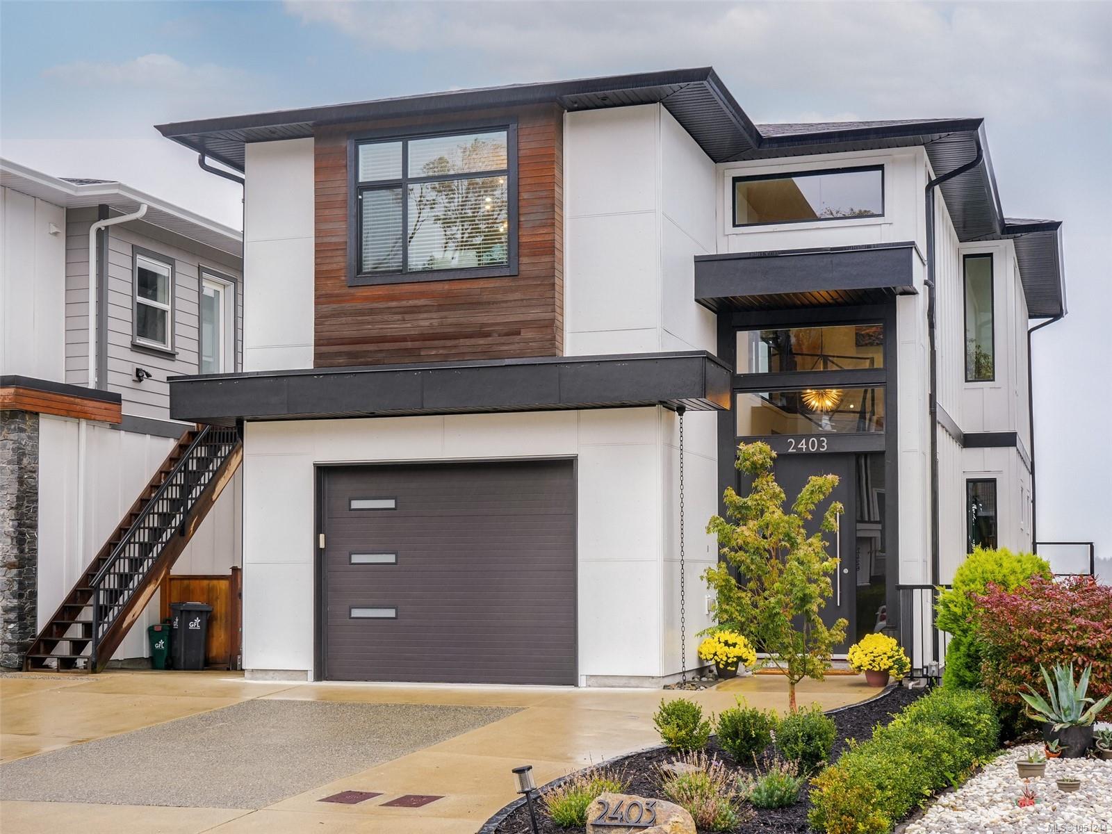 2403 Azurite Cres — listing photo 2 of 58