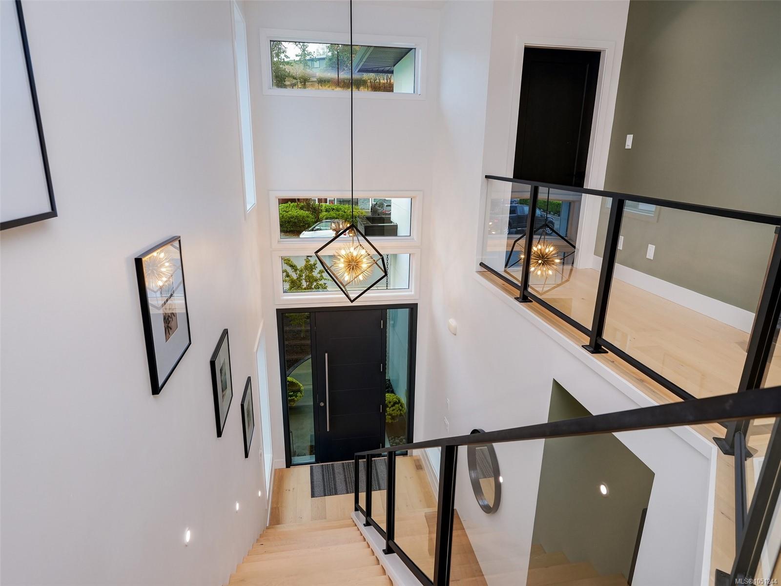 2403 Azurite Cres — listing photo 14 of 58