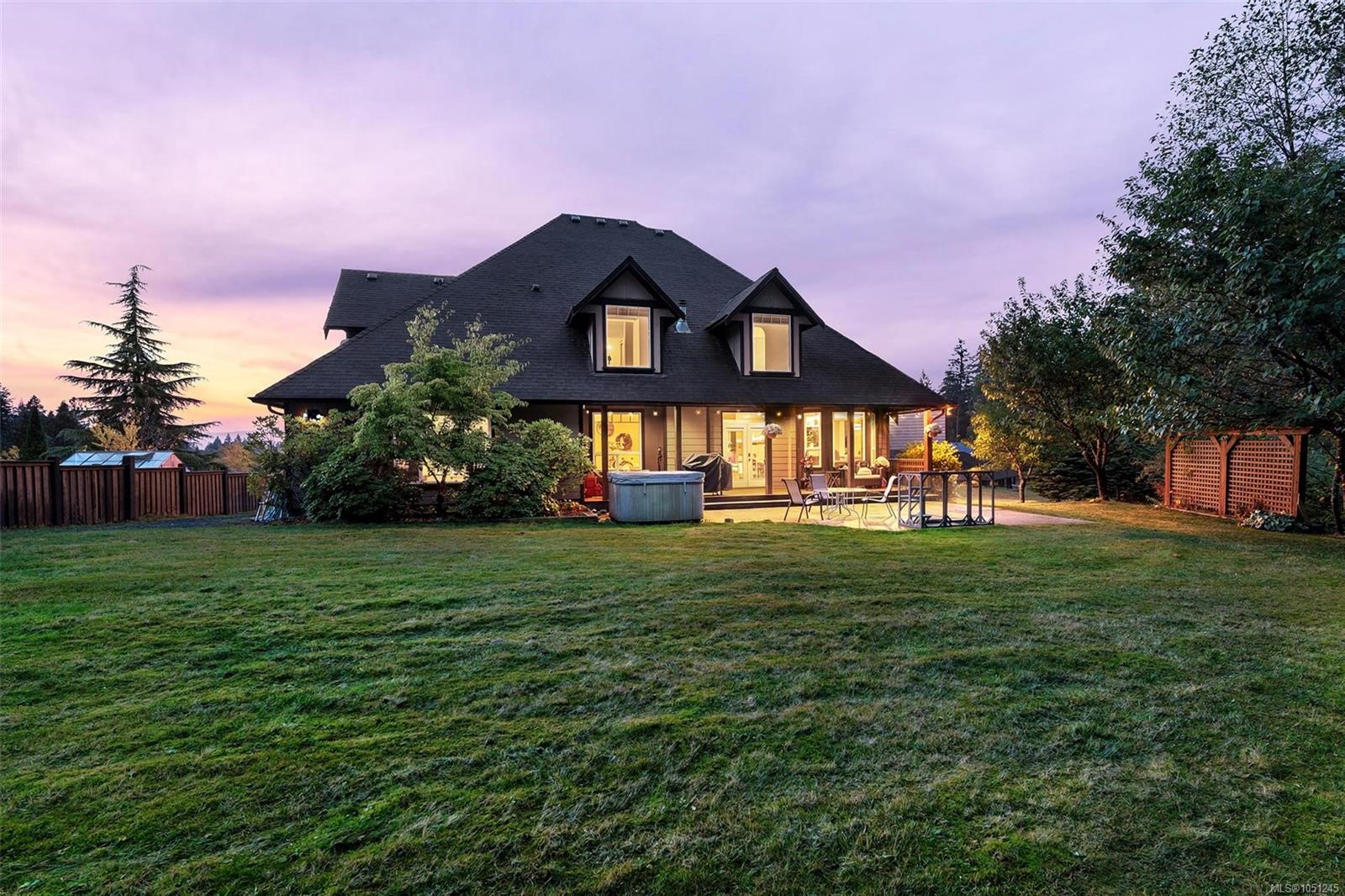 2944 Roozendaal Rd — listing photo 4 of 94