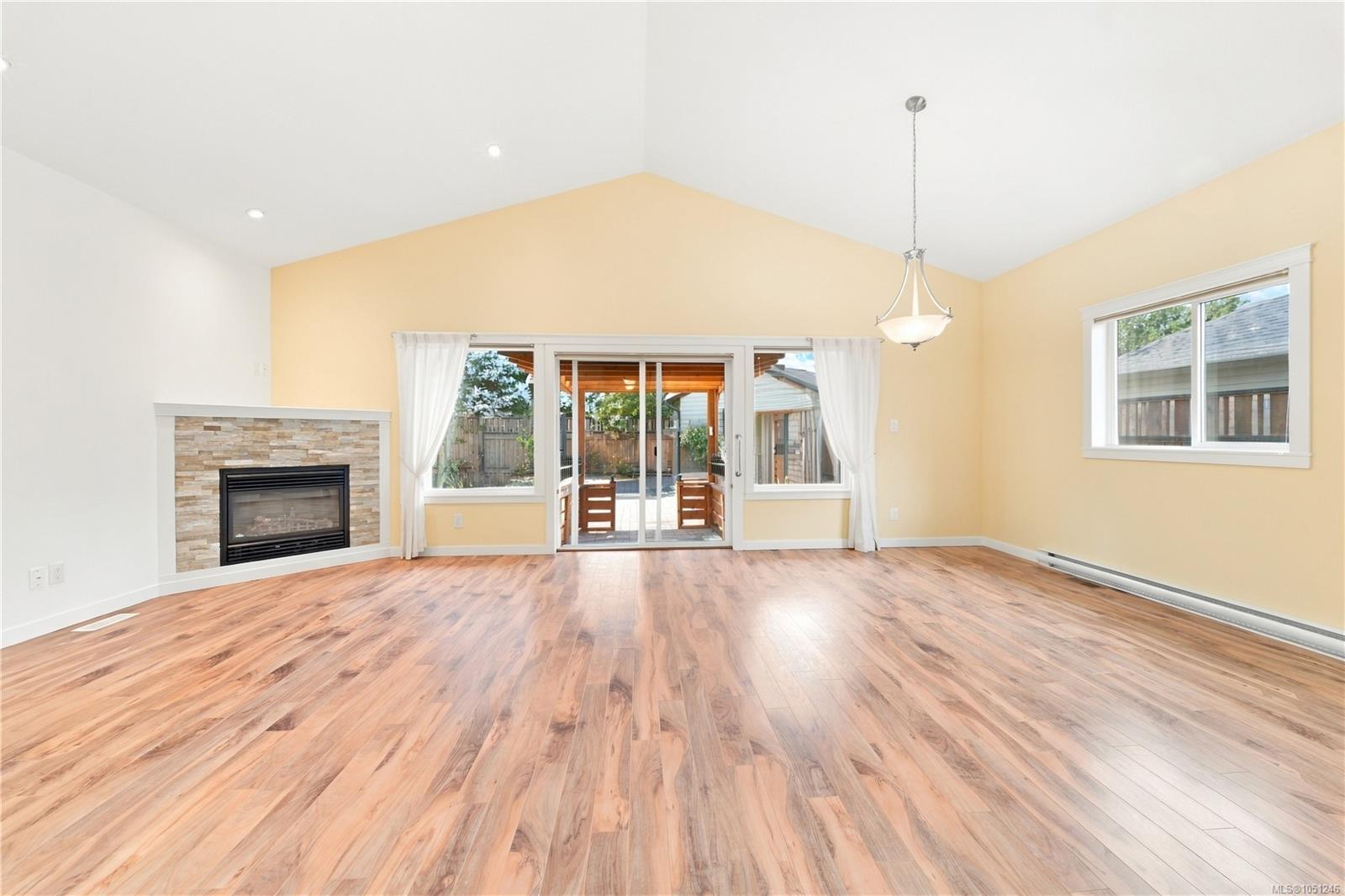 5926 Tower Pl photo 6