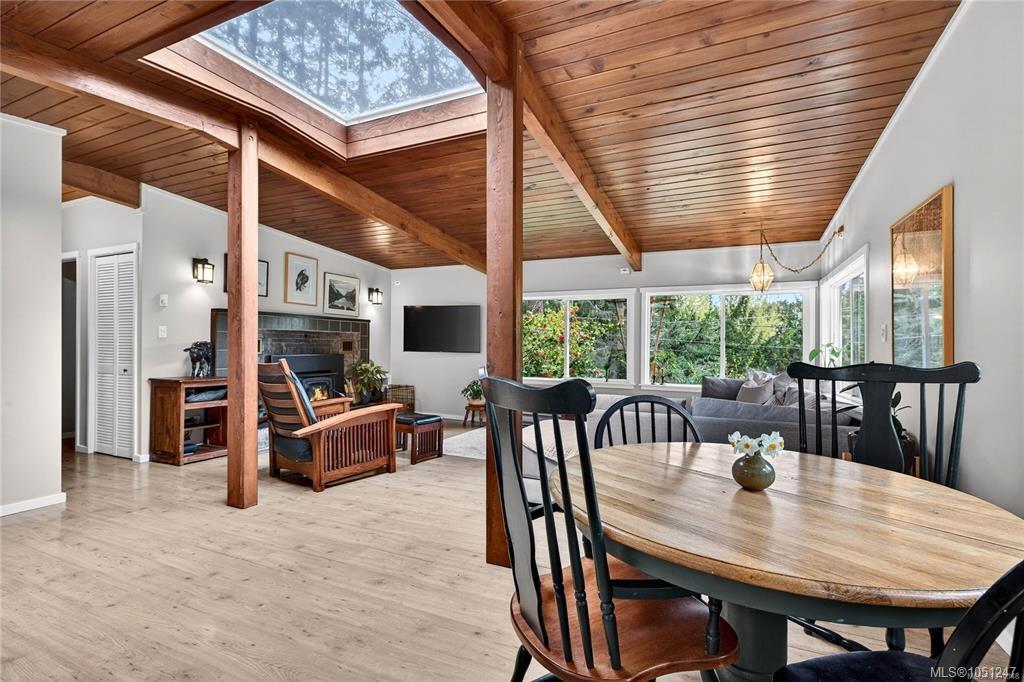 1465 North End Rd — listing photo 10 of 30