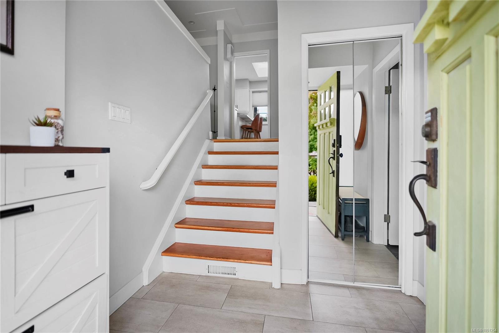 800 Alvarado Terr — listing photo 5 of 50