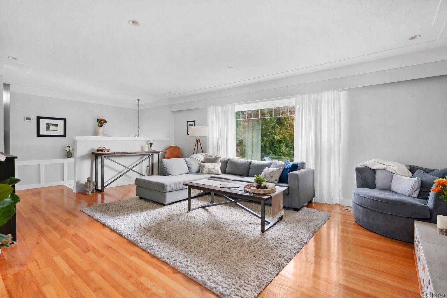 800 Alvarado Terr — listing photo 6 of 50