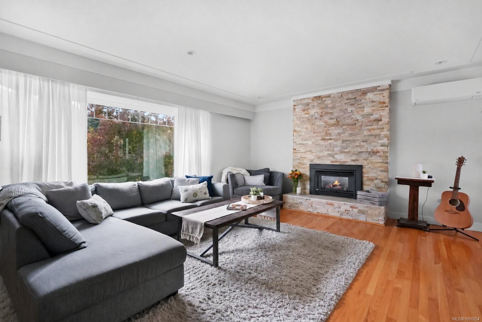 800 Alvarado Terr — listing photo 7 of 50