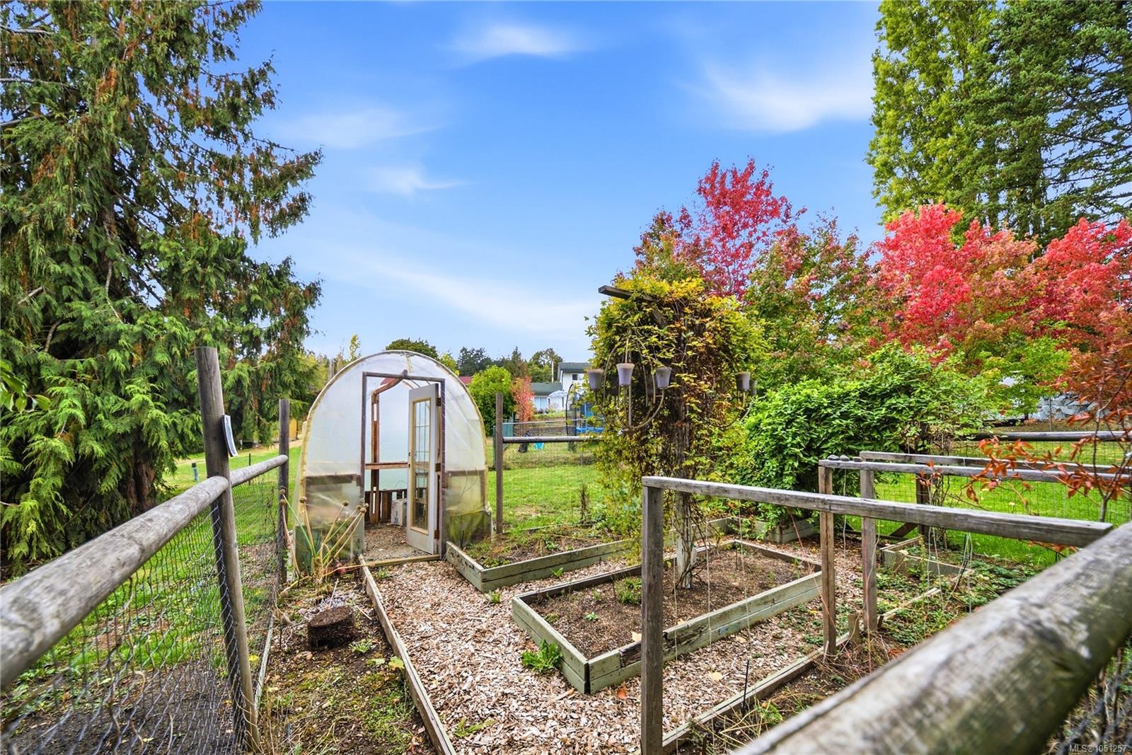1951 Szasz Dr — listing photo 11 of 59