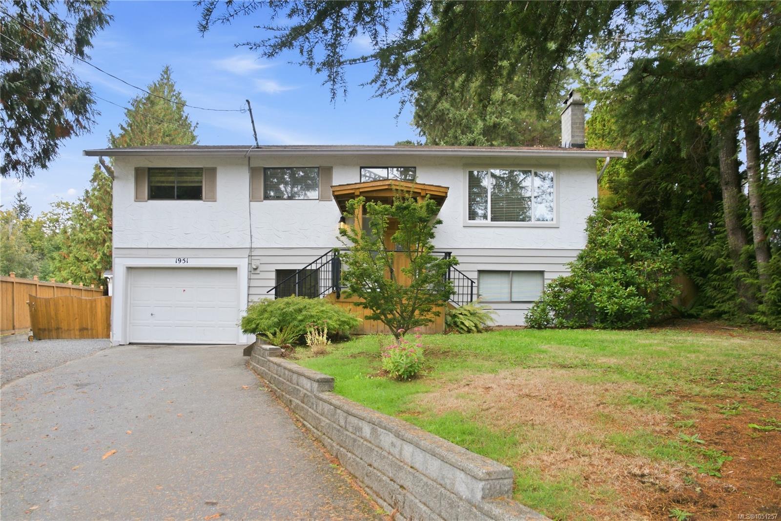 1951 Szasz Dr — listing photo 13 of 59