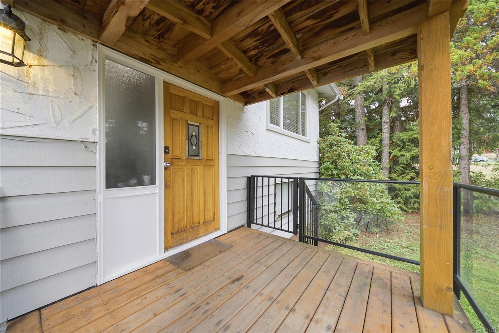 1951 Szasz Dr — listing photo 14 of 59