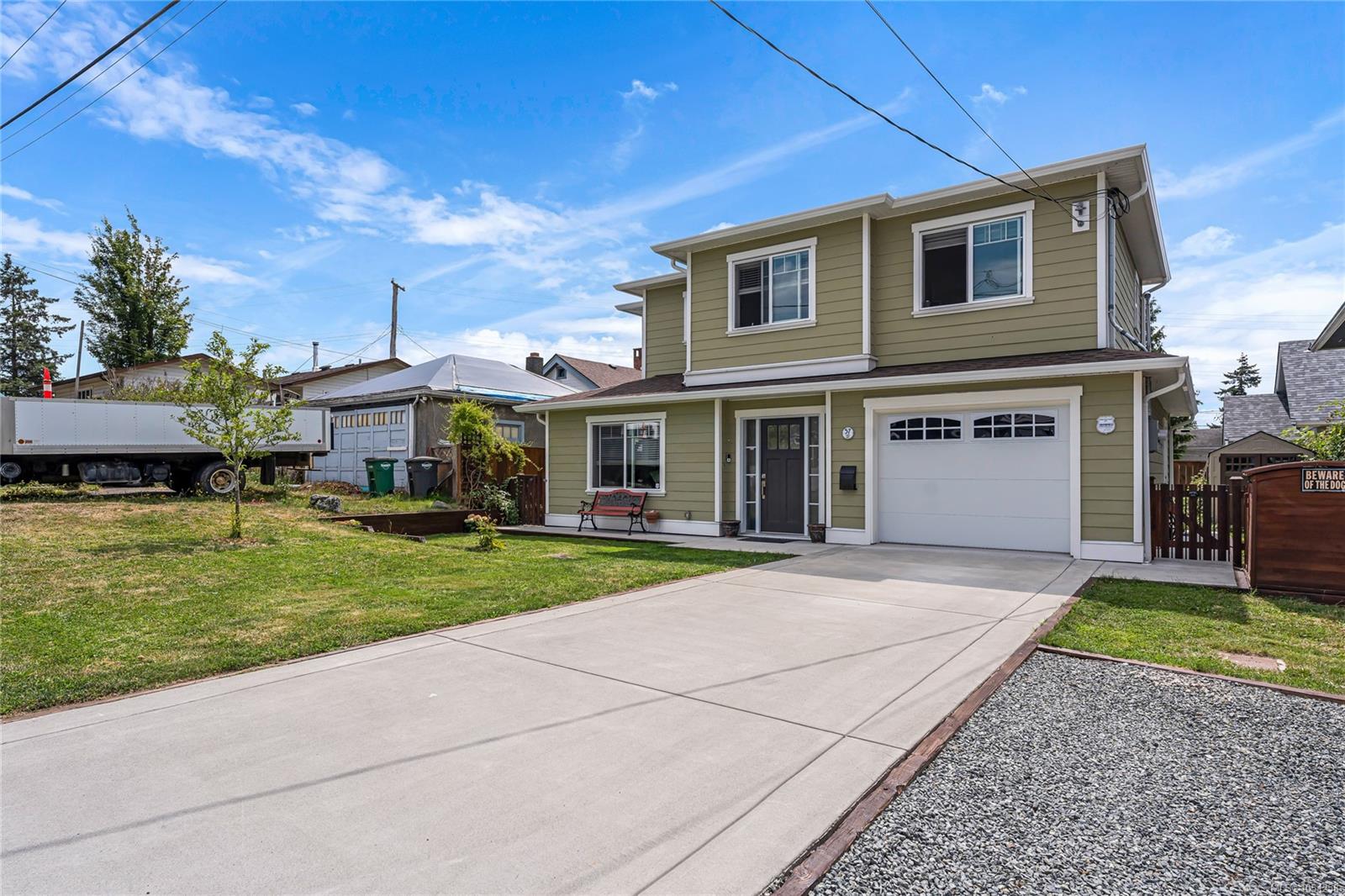 57 Sims Ave — listing photo 6 of 40