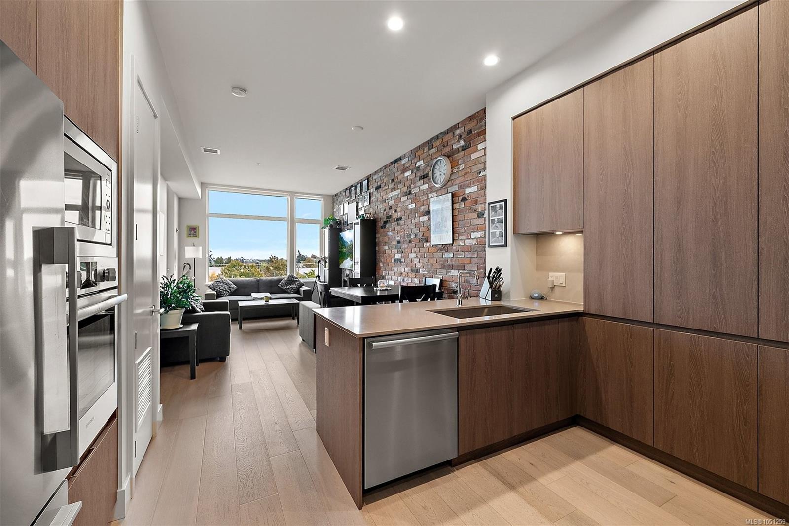 404-1216 Carlisle Ave — listing photo 11 of 29