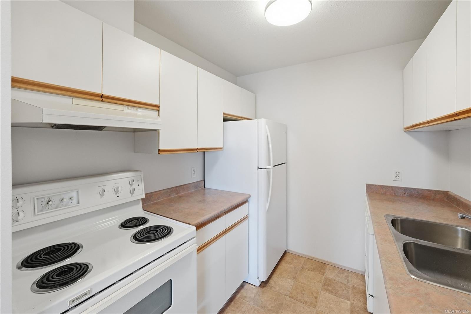 205-4971 Songbird Pl — listing photo 14 of 43