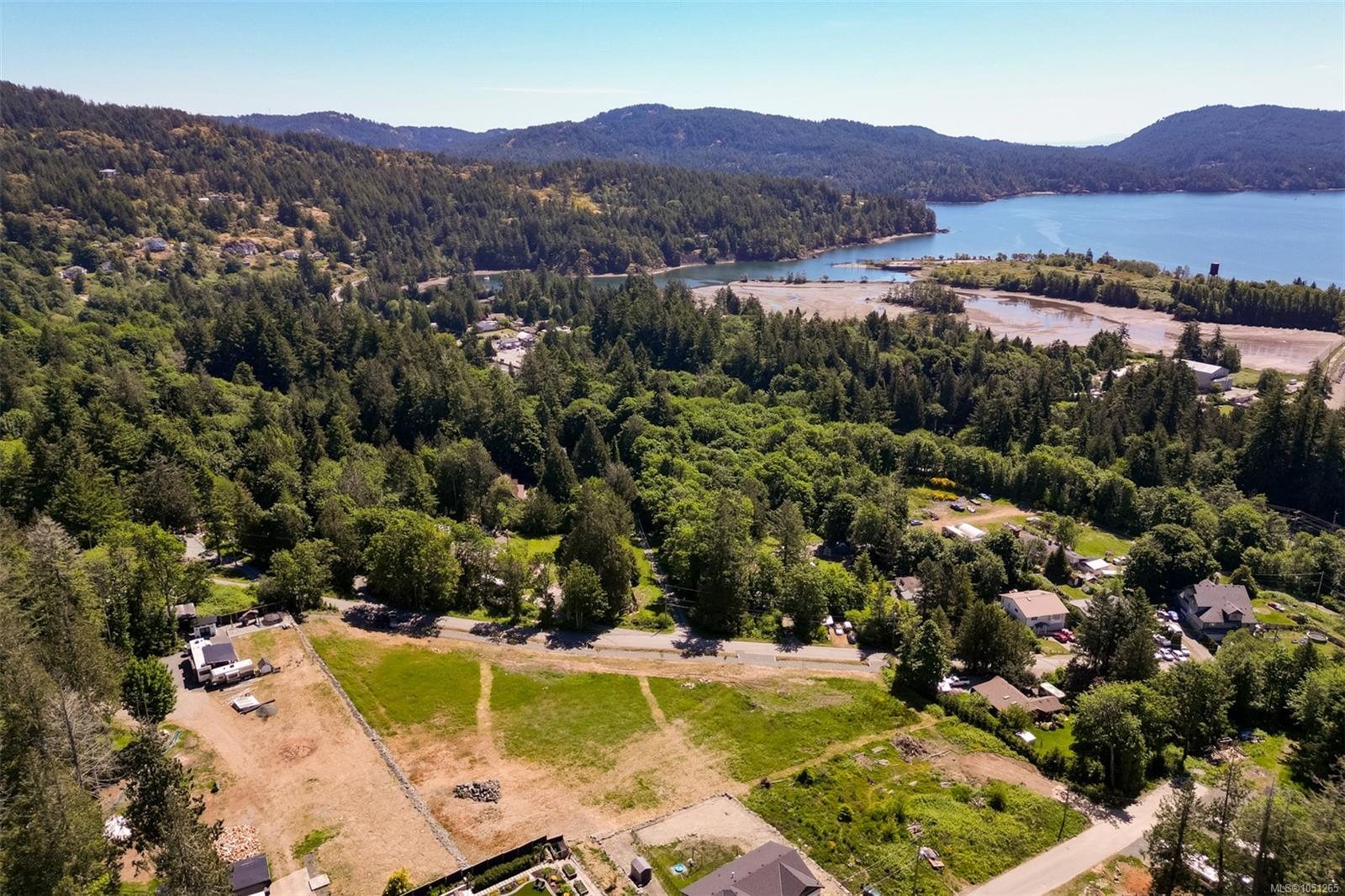 2080 Harbourview Rd — listing photo 10 of 28