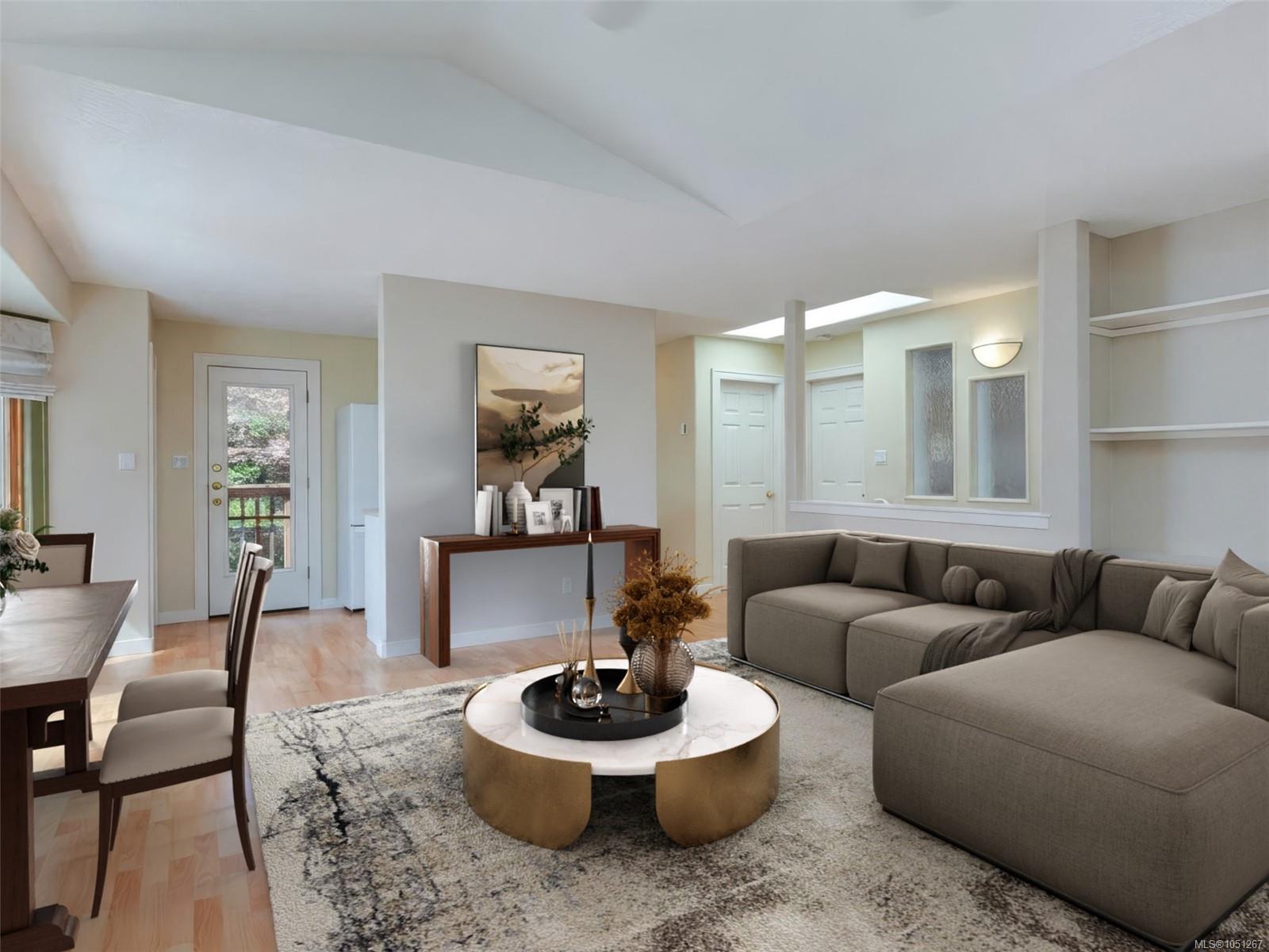 1040 Alston St — listing photo 4 of 35