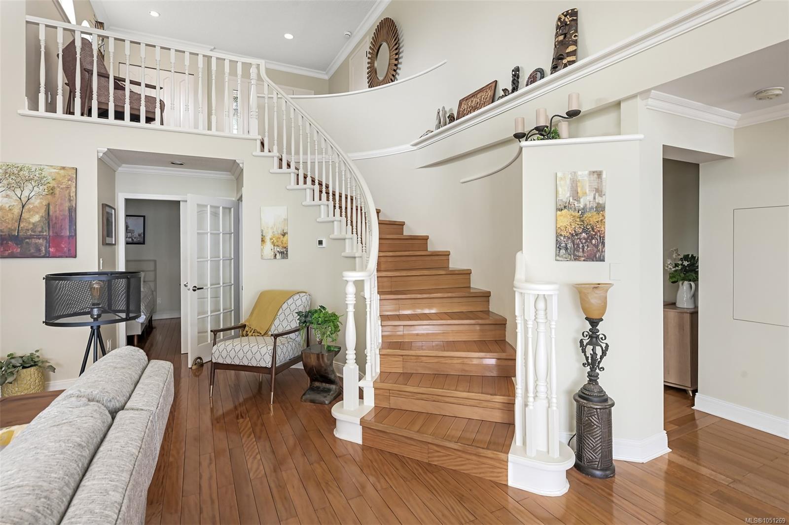 543 Marine View — listing photo 11 of 97