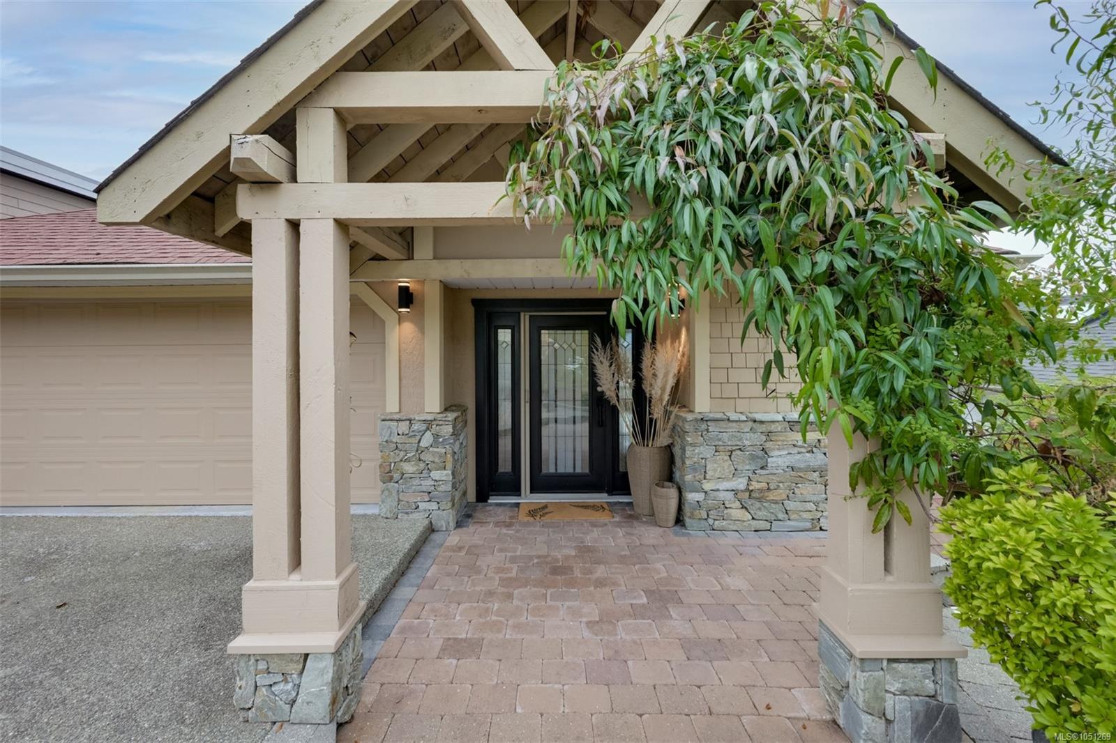 543 Marine View — listing photo 6 of 97