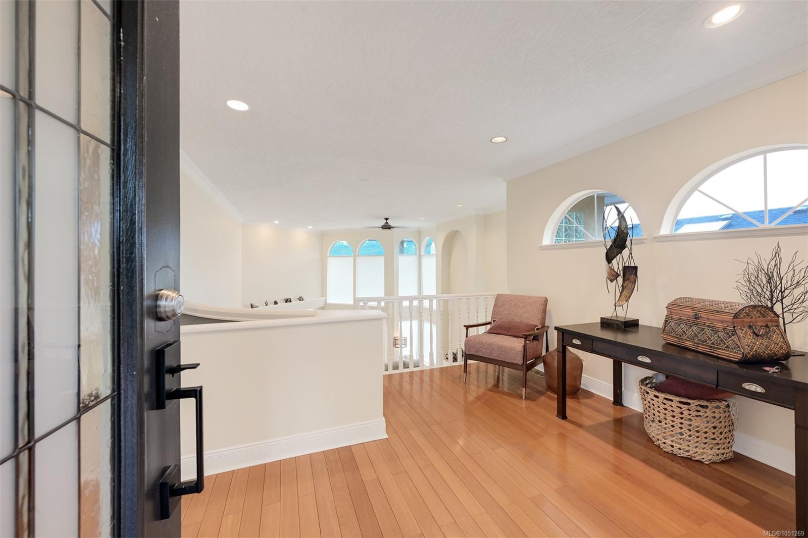 543 Marine View — listing photo 7 of 97