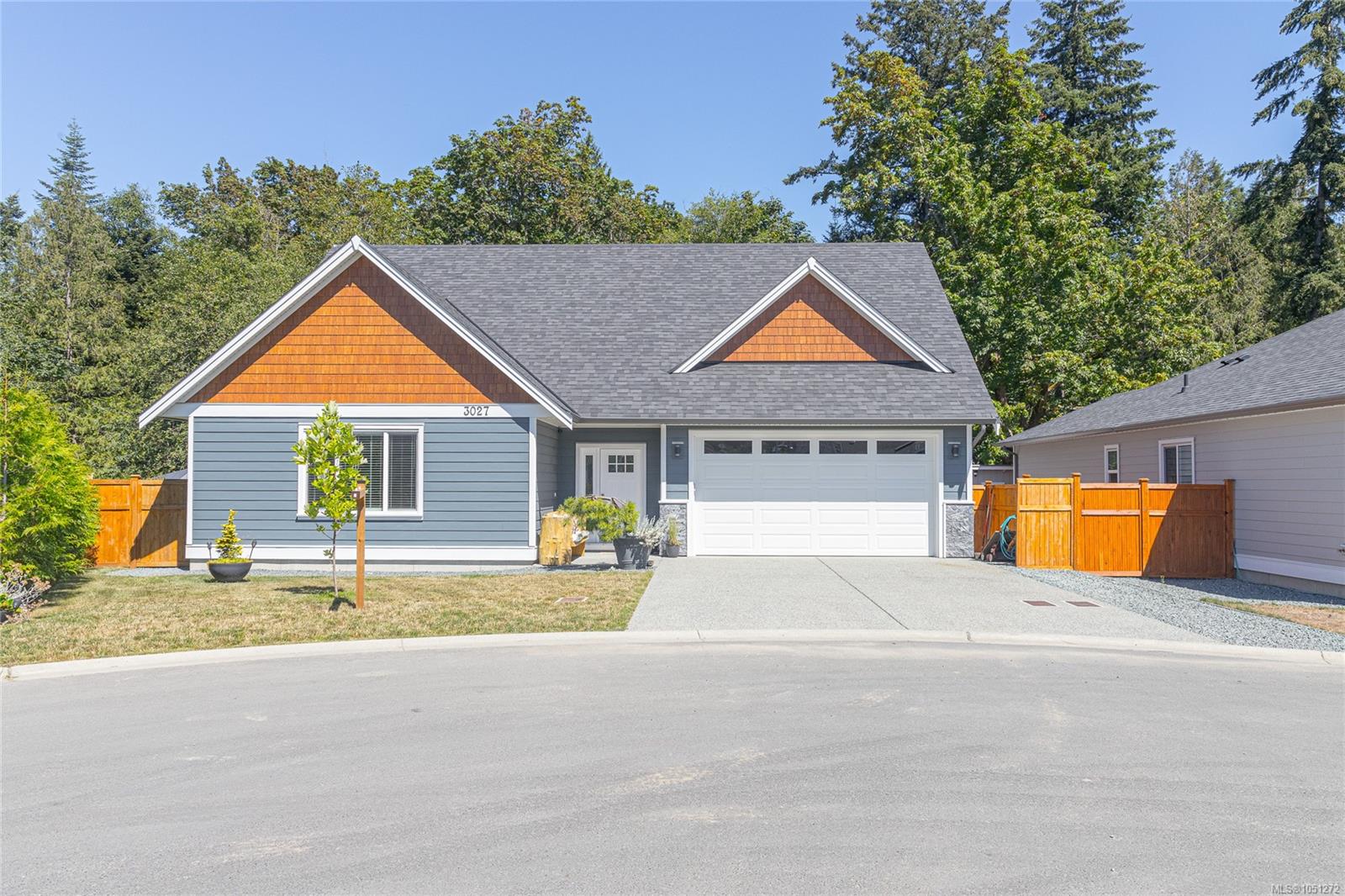 3027 Abbott Pl — listing photo 2 of 41