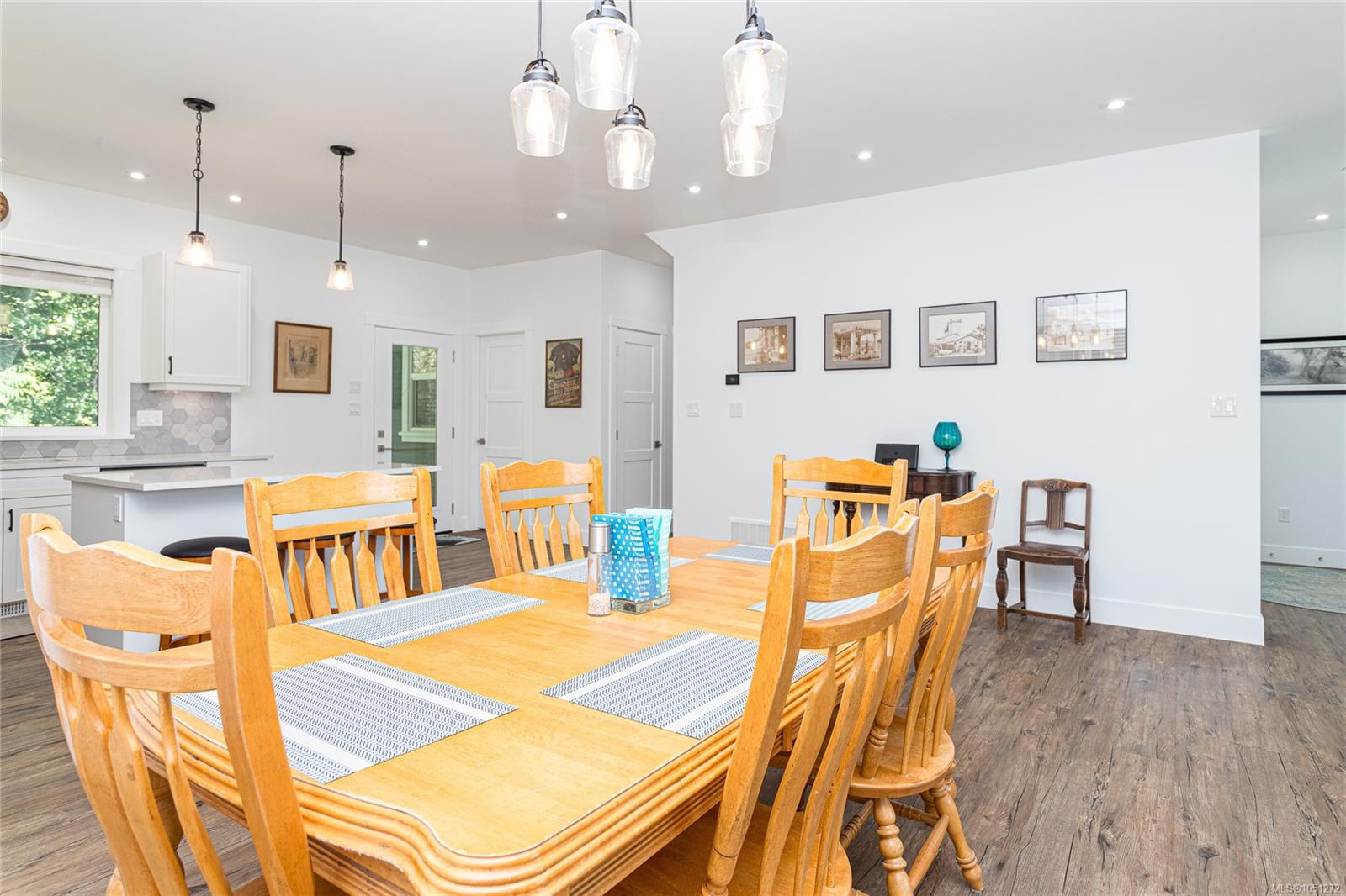 3027 Abbott Pl — listing photo 12 of 41