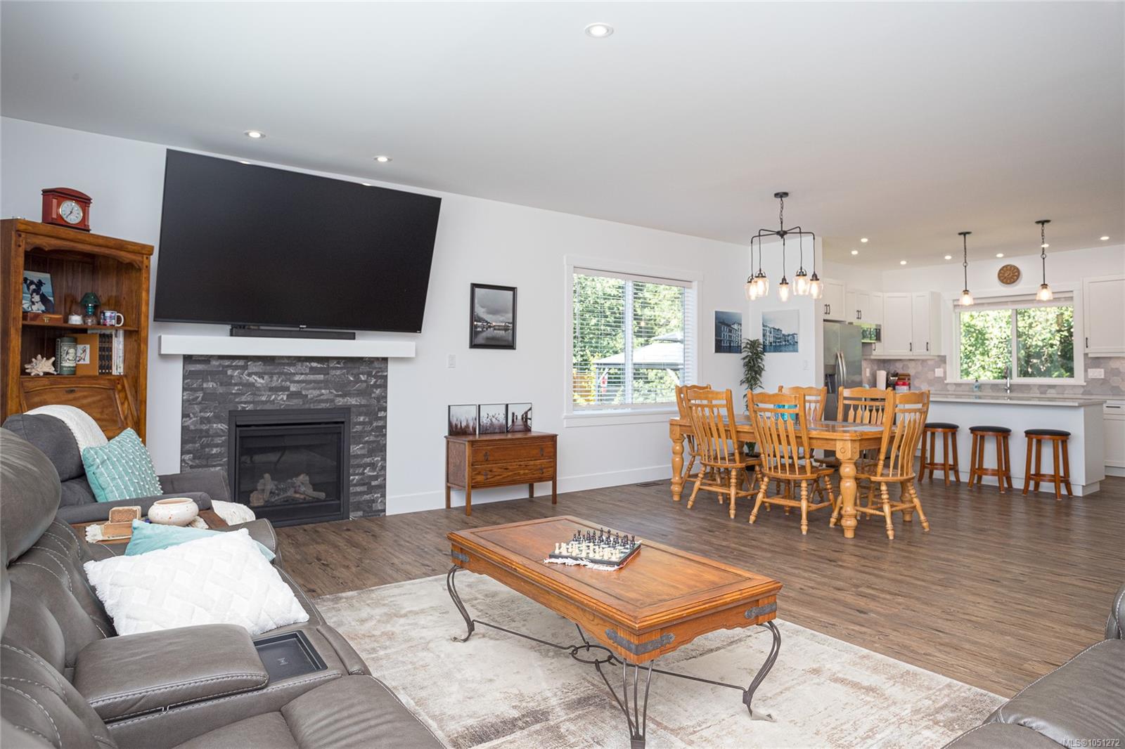 3027 Abbott Pl — listing photo 10 of 41