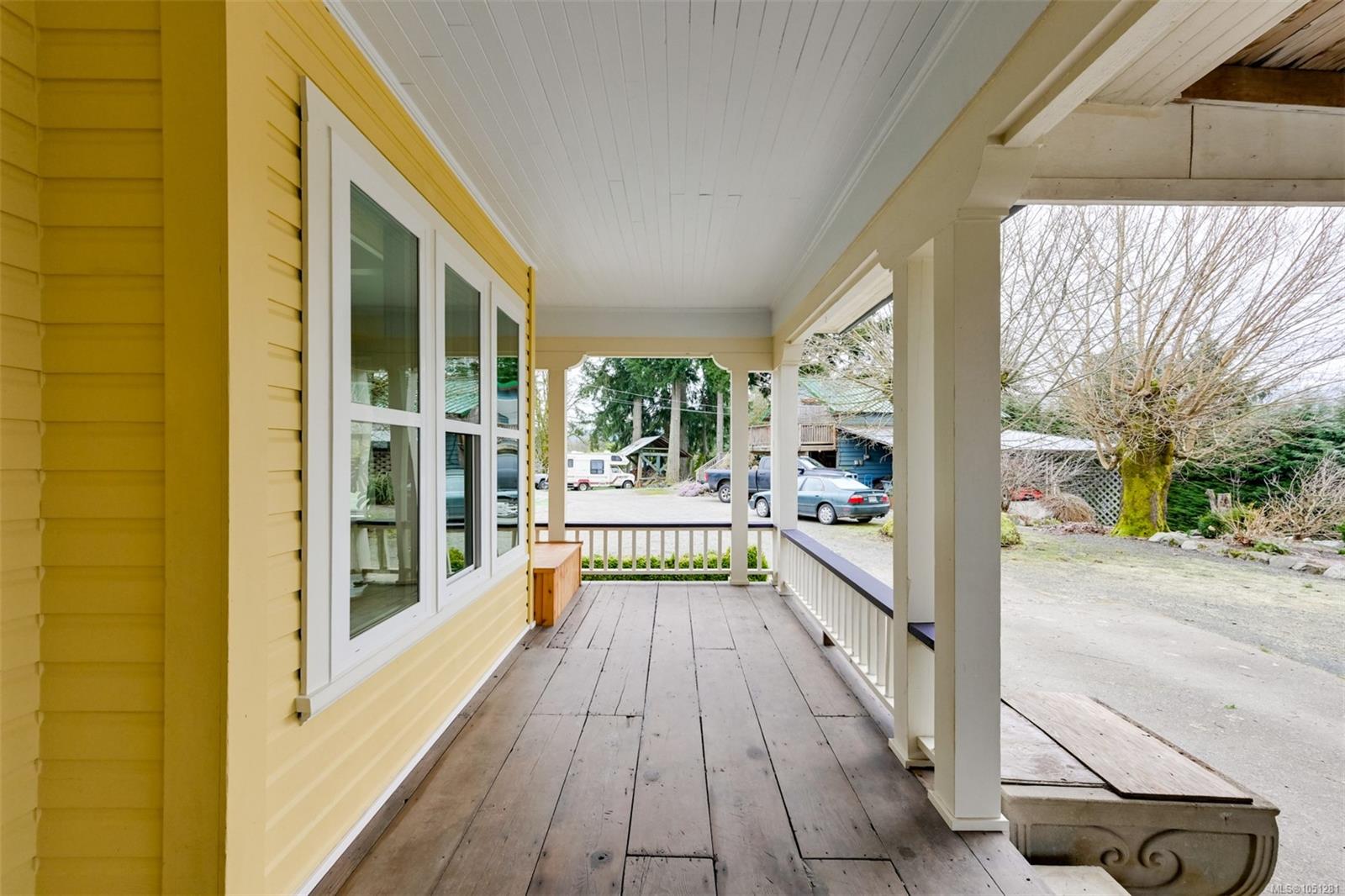 4890 Wilson Rd — listing photo 3 of 67