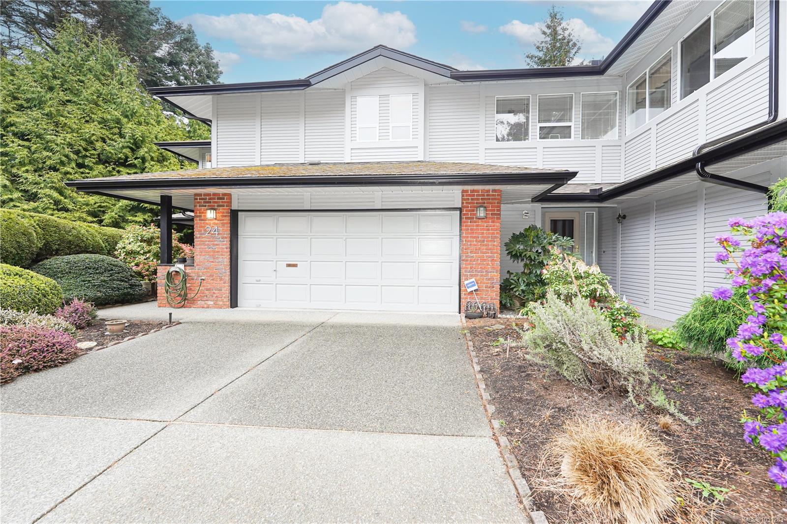 24-4630 Lochside Dr — listing photo 2 of 32