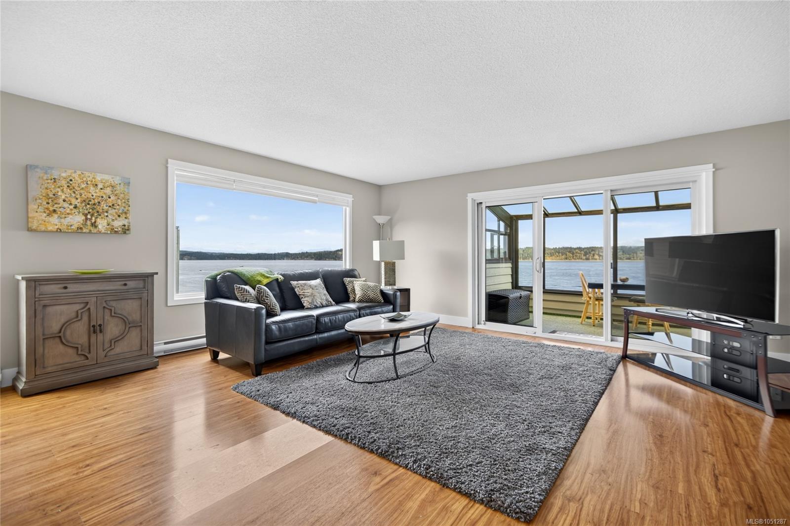 13-523 Island Hwy — listing photo 9 of 37