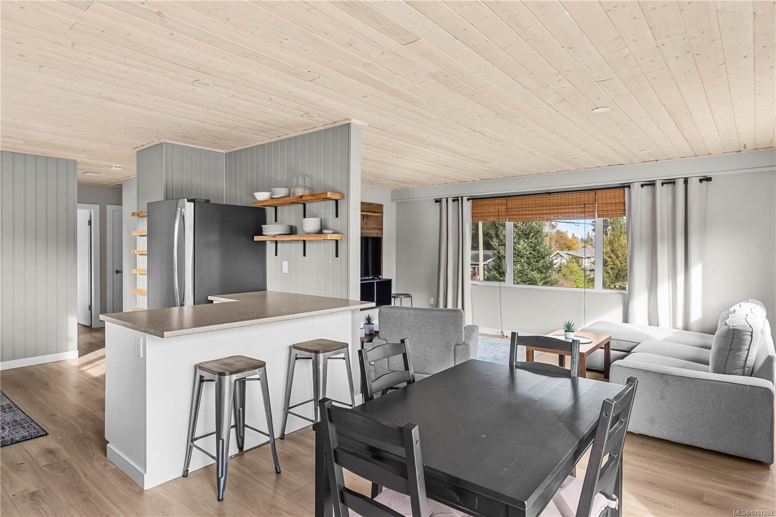 325 Twillingate Rd — listing photo 11 of 52