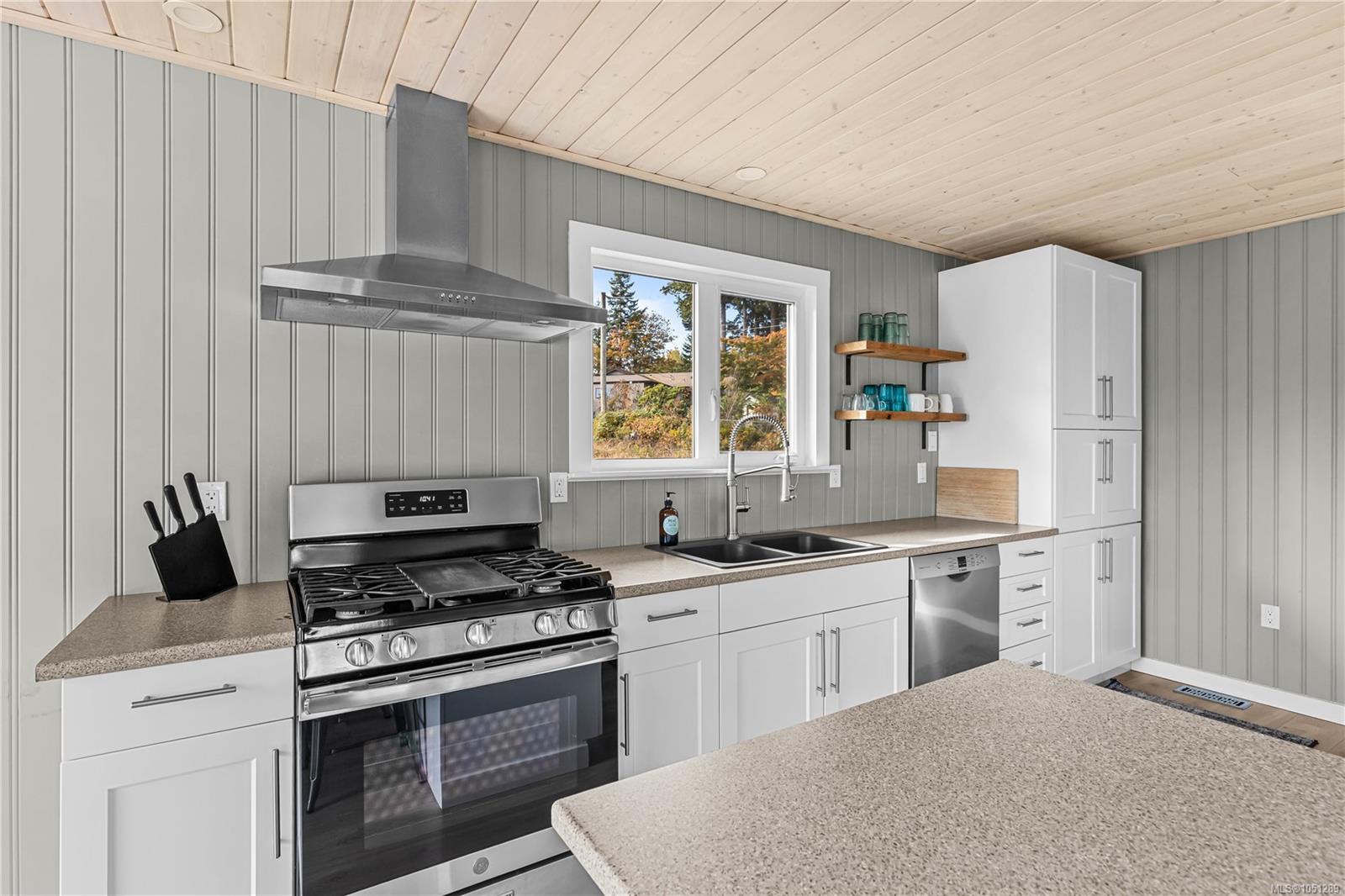 325 Twillingate Rd — listing photo 13 of 52