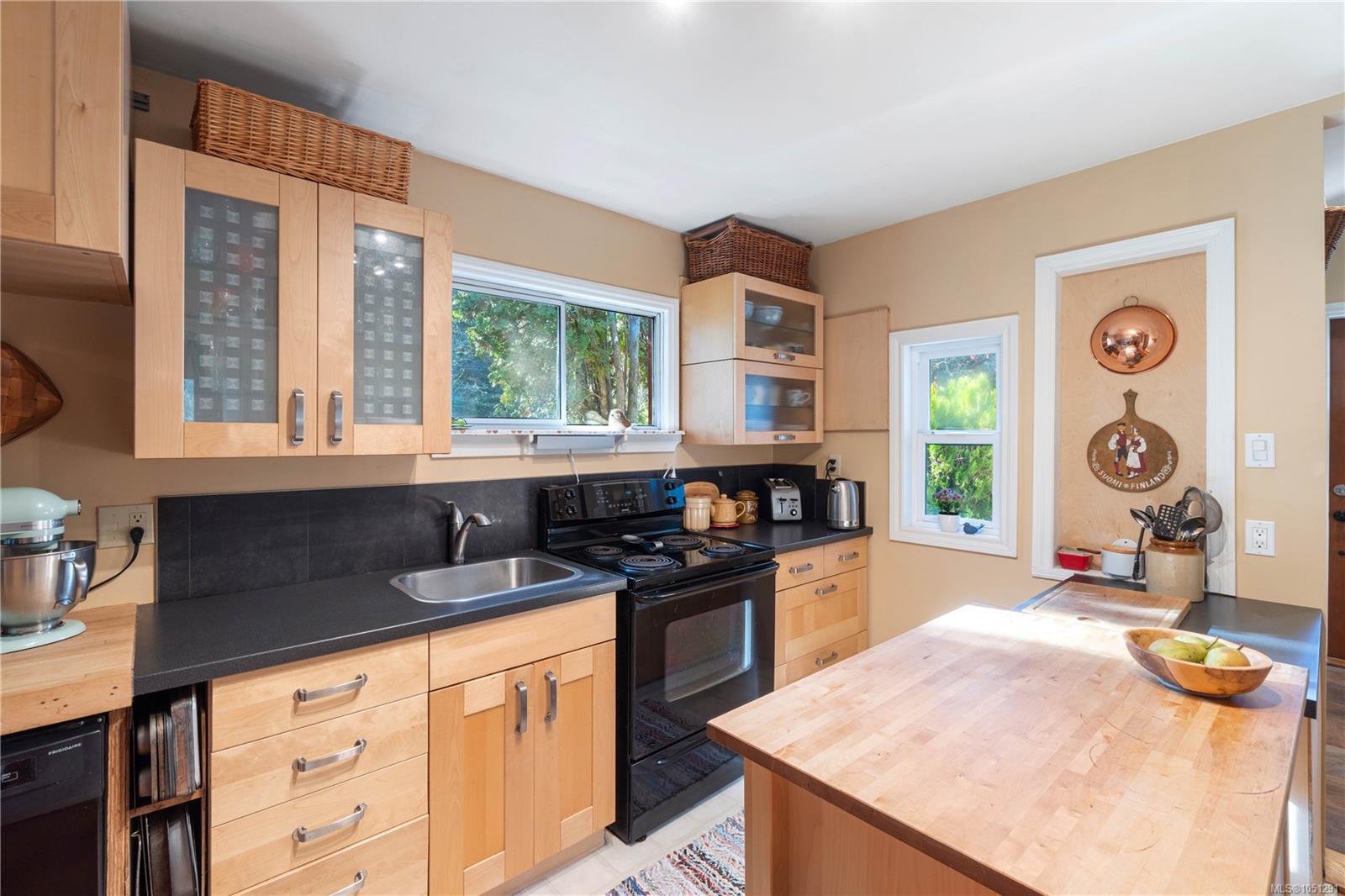 681 Turner Rd — listing photo 12 of 44