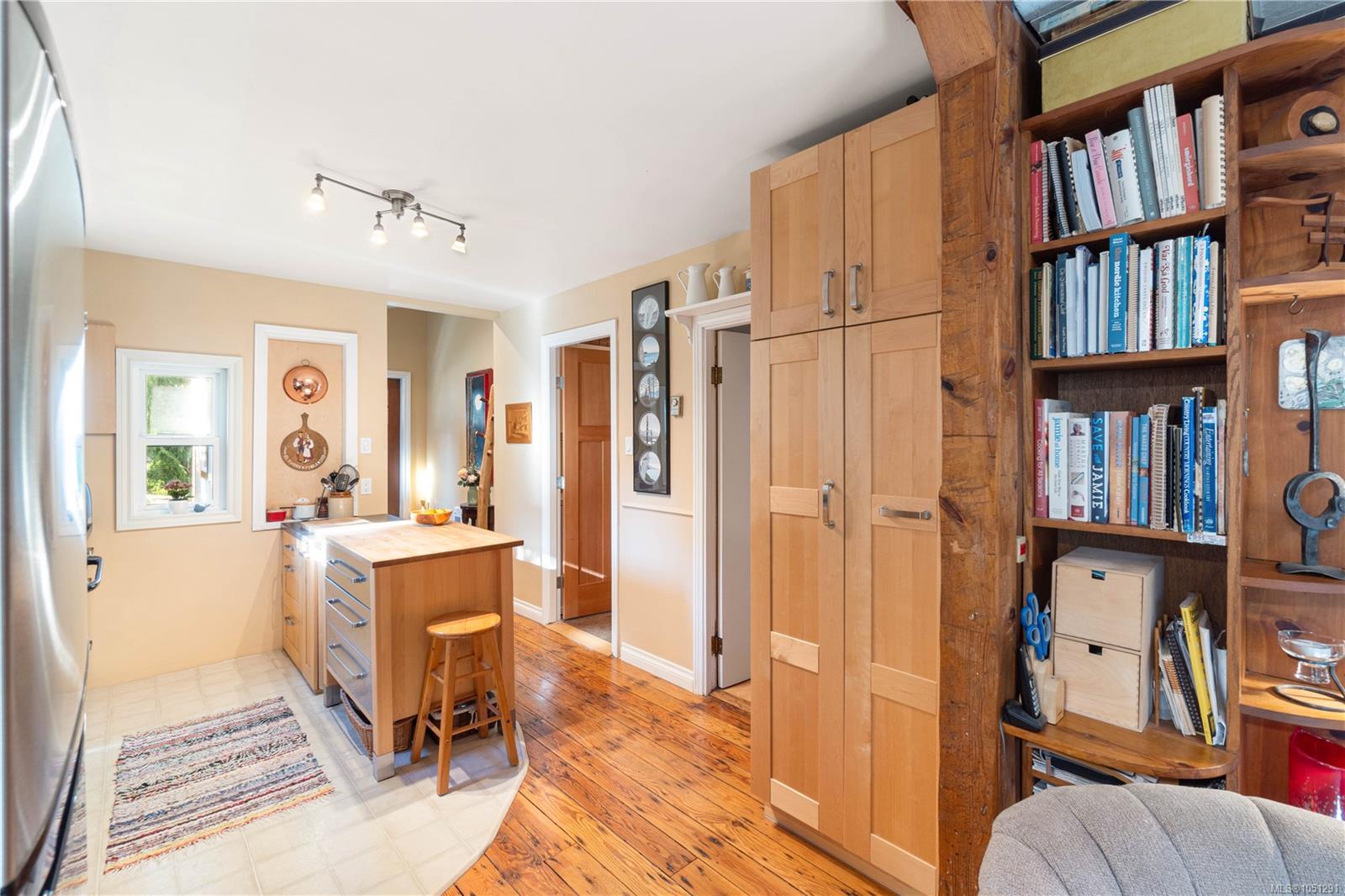 681 Turner Rd — listing photo 6 of 44