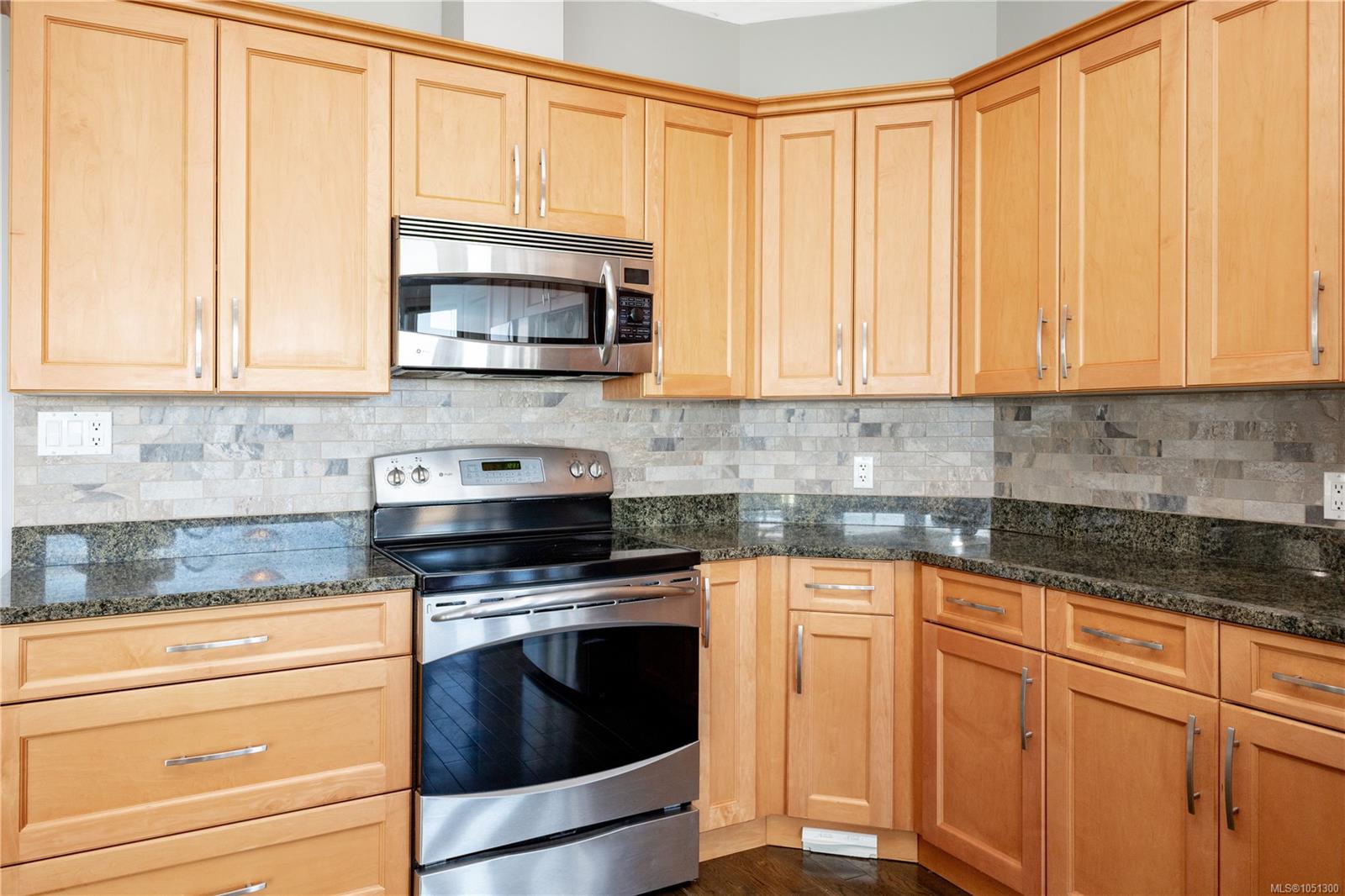 696 Pacific Heights Lane — listing photo 12 of 88