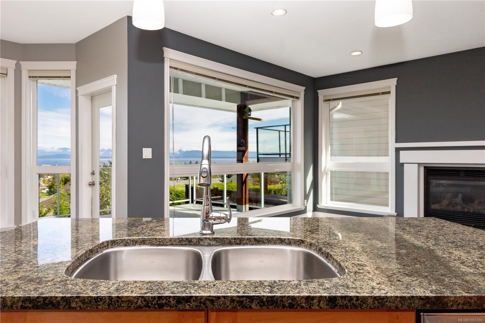 696 Pacific Heights Lane — listing photo 14 of 88