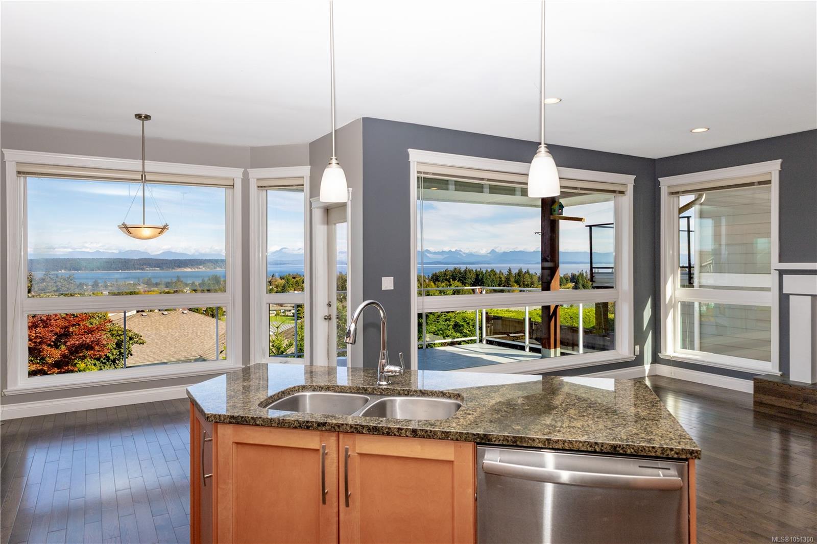 696 Pacific Heights Lane — listing photo 6 of 88