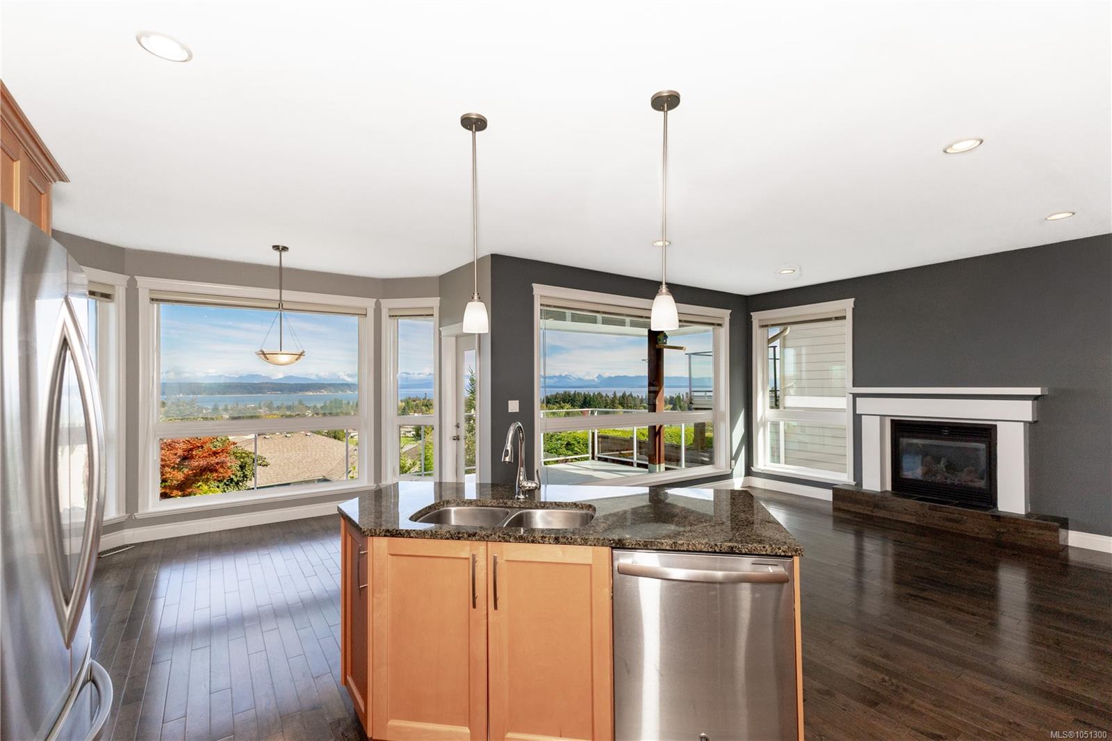 696 Pacific Heights Lane — listing photo 7 of 88
