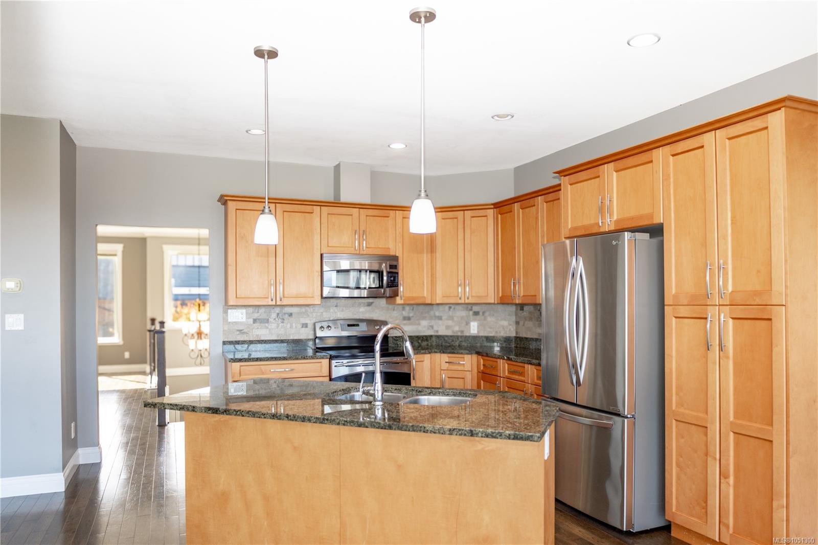 696 Pacific Heights Lane — listing photo 9 of 88