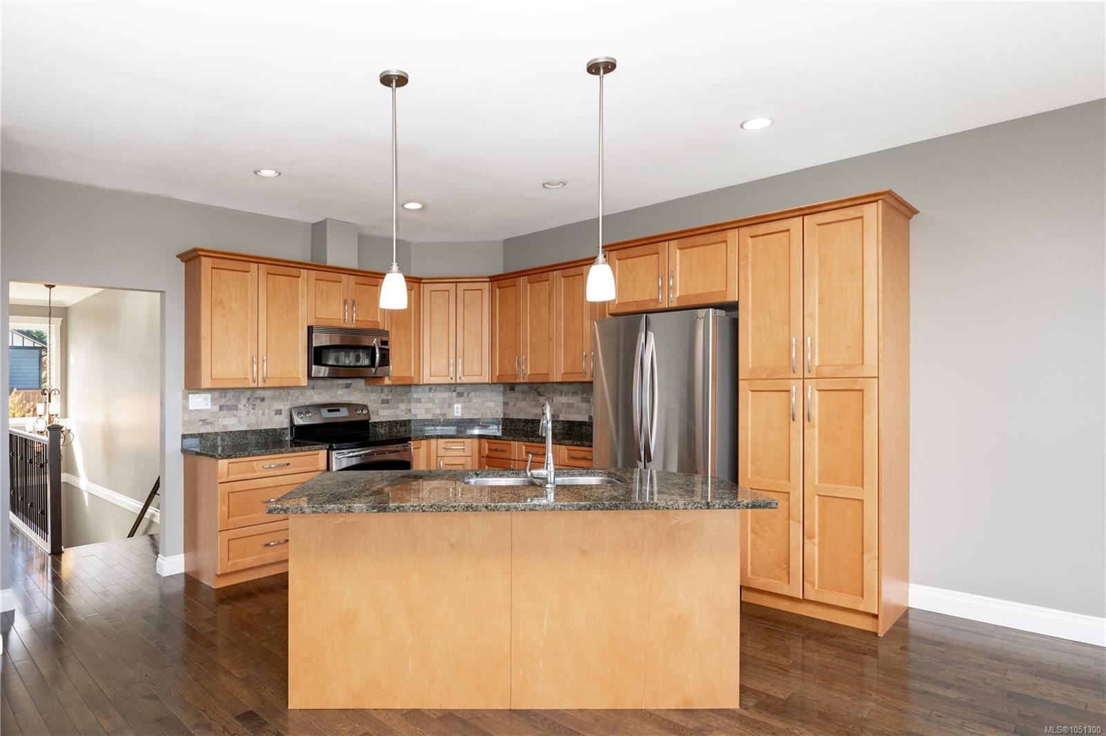 696 Pacific Heights Lane — listing photo 10 of 88