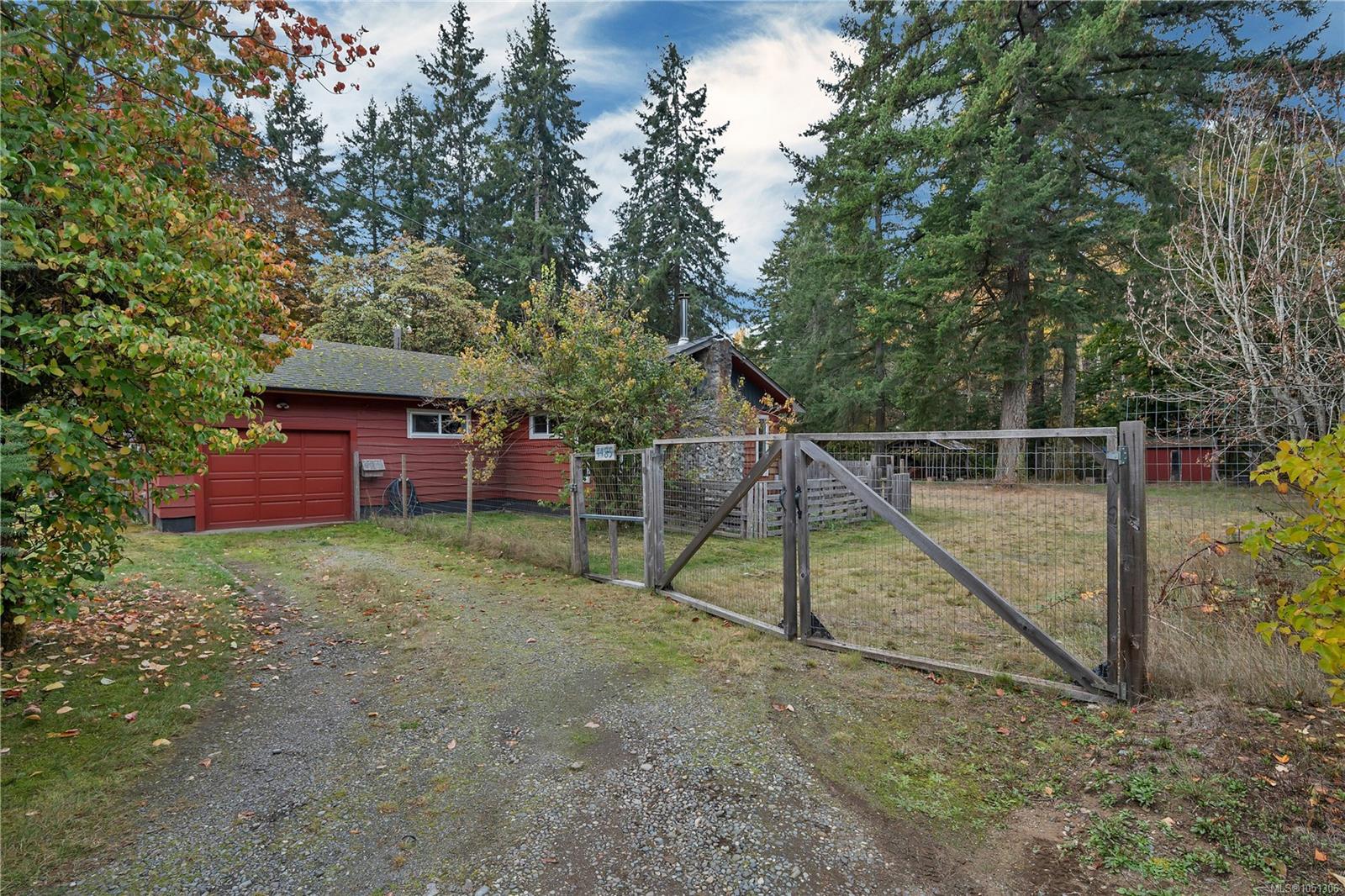 4485 Colwin Rd — listing photo 3 of 21
