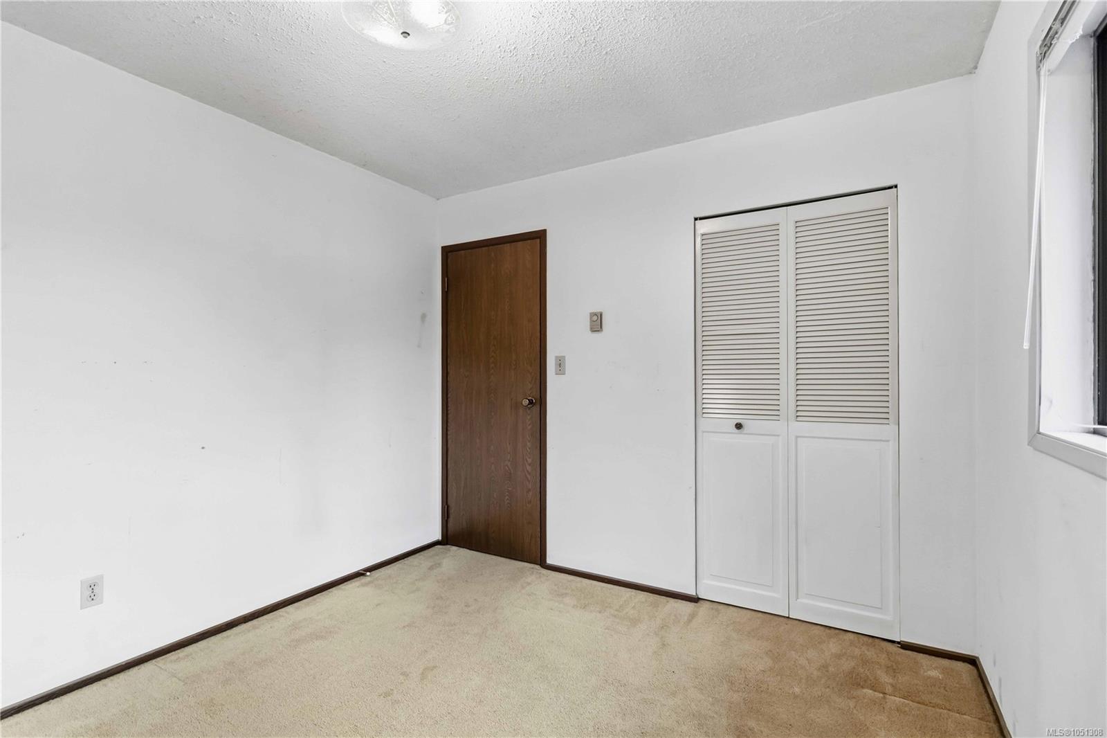 946 Paconla Pl — listing photo 14 of 26