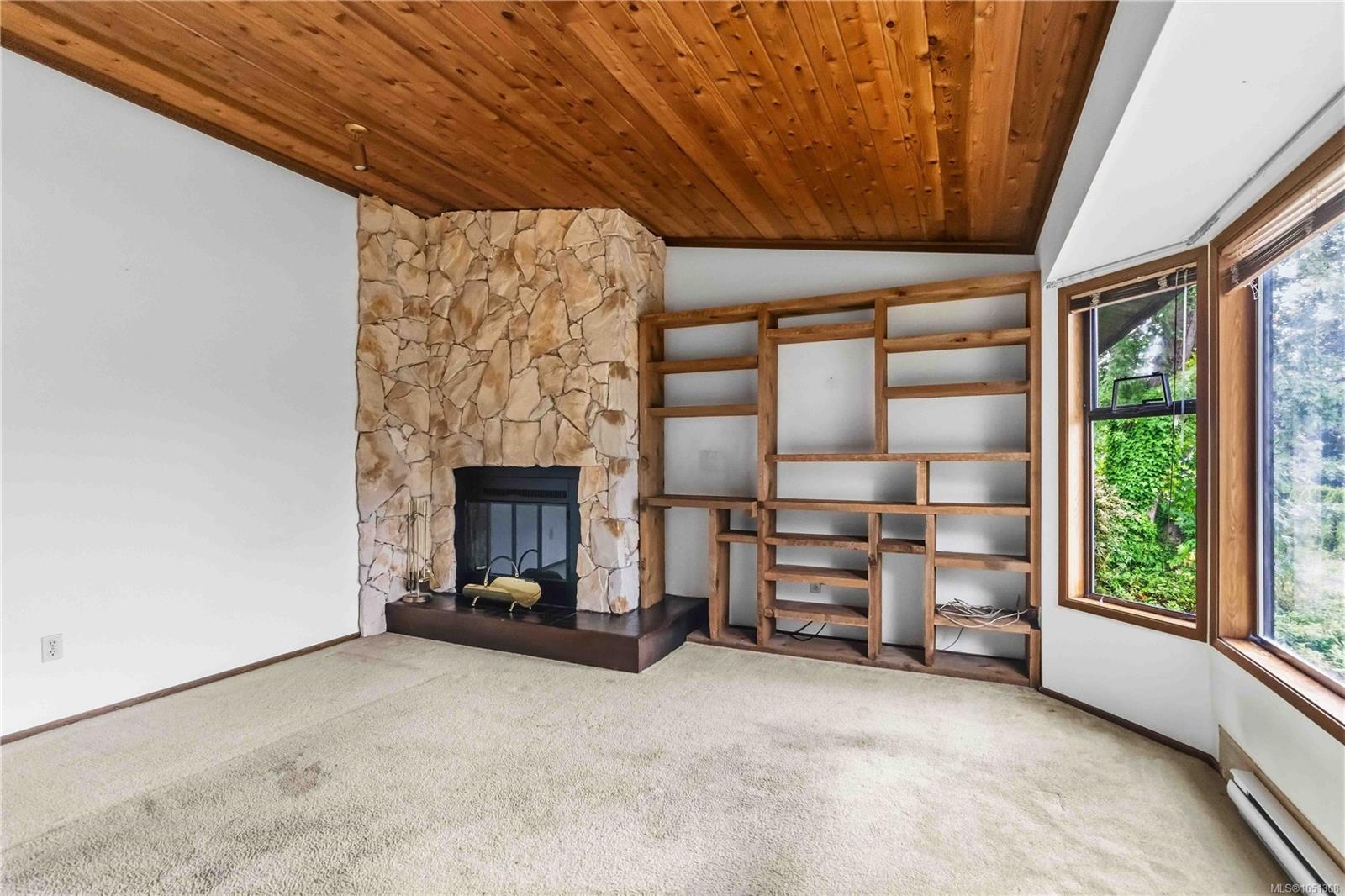 946 Paconla Pl photo 5