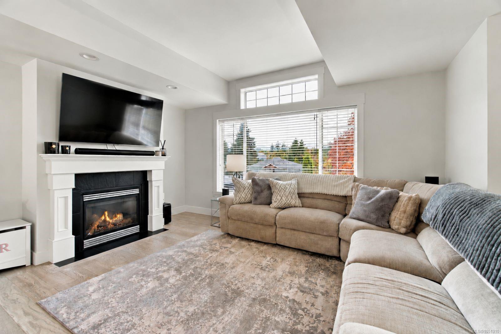 1940 Legacy Pl — listing photo 8 of 43