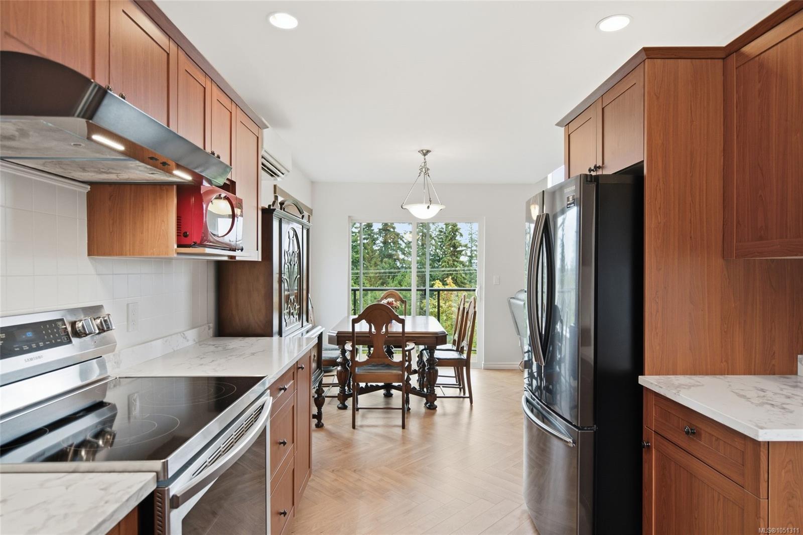 523 Louise Rd — listing photo 14 of 53