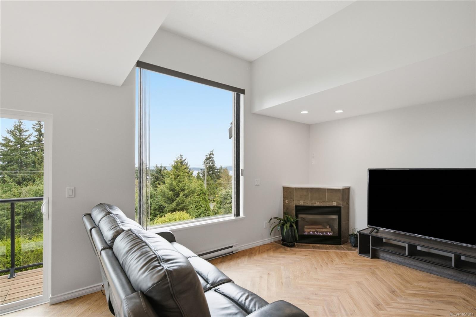 523 Louise Rd — listing photo 6 of 53
