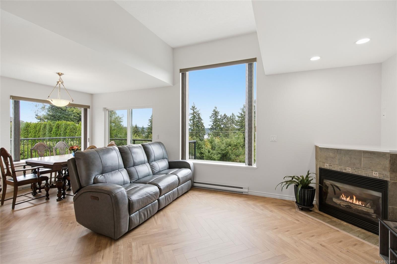 523 Louise Rd — listing photo 8 of 53