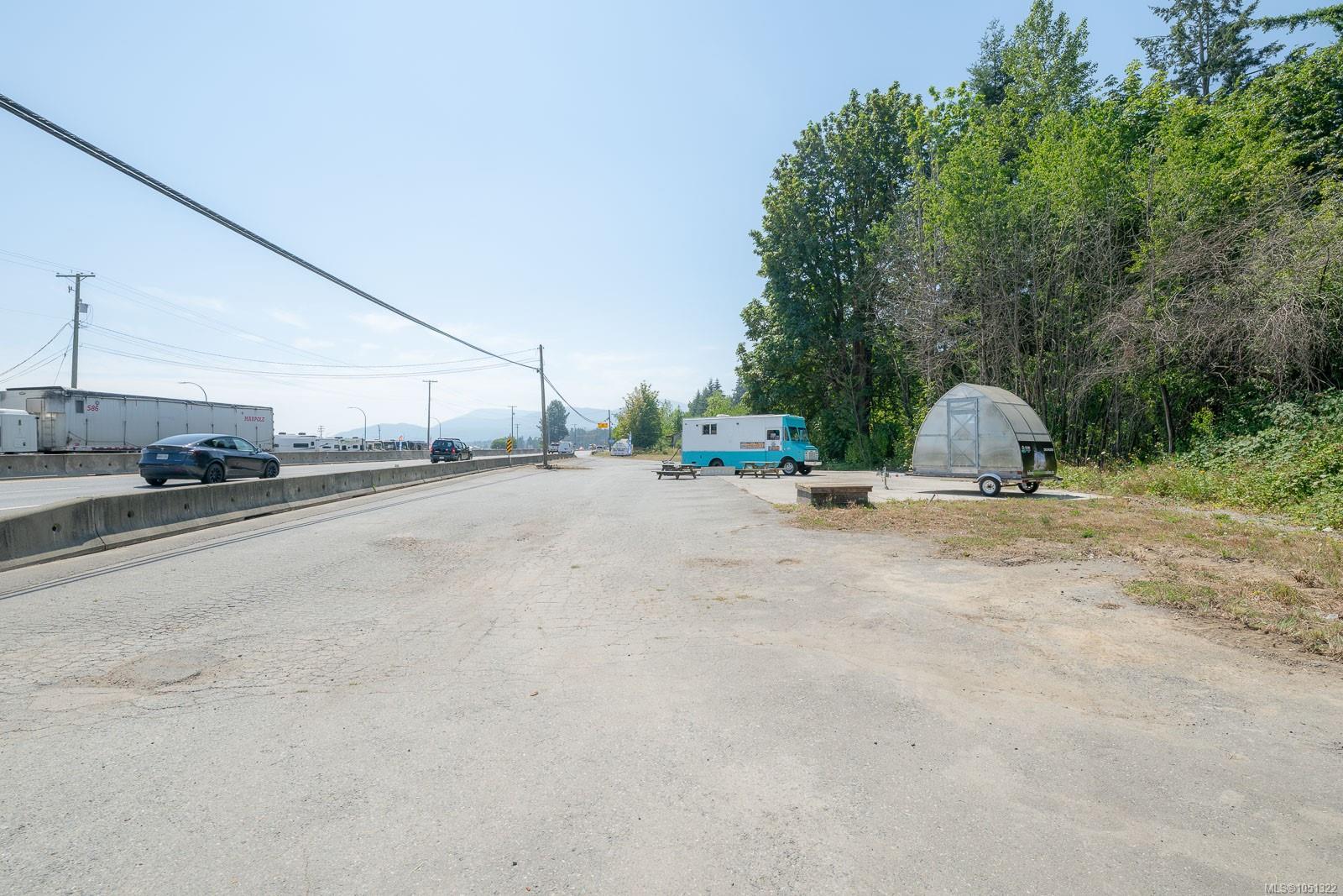 3251 Trans Canada Hwy — listing photo 12 of 28