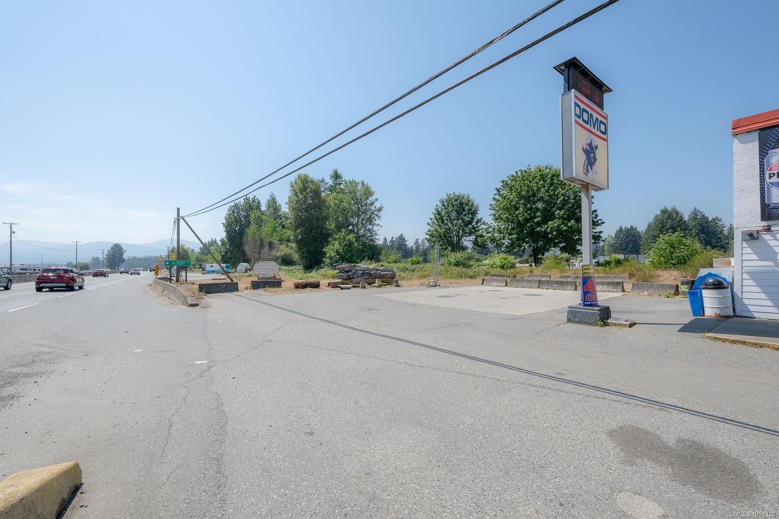3251 Trans Canada Hwy — listing photo 5 of 28