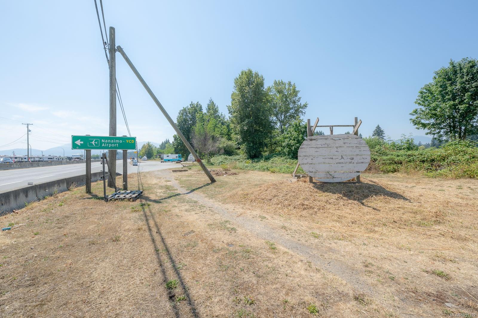 3251 Trans Canada Hwy — listing photo 9 of 28