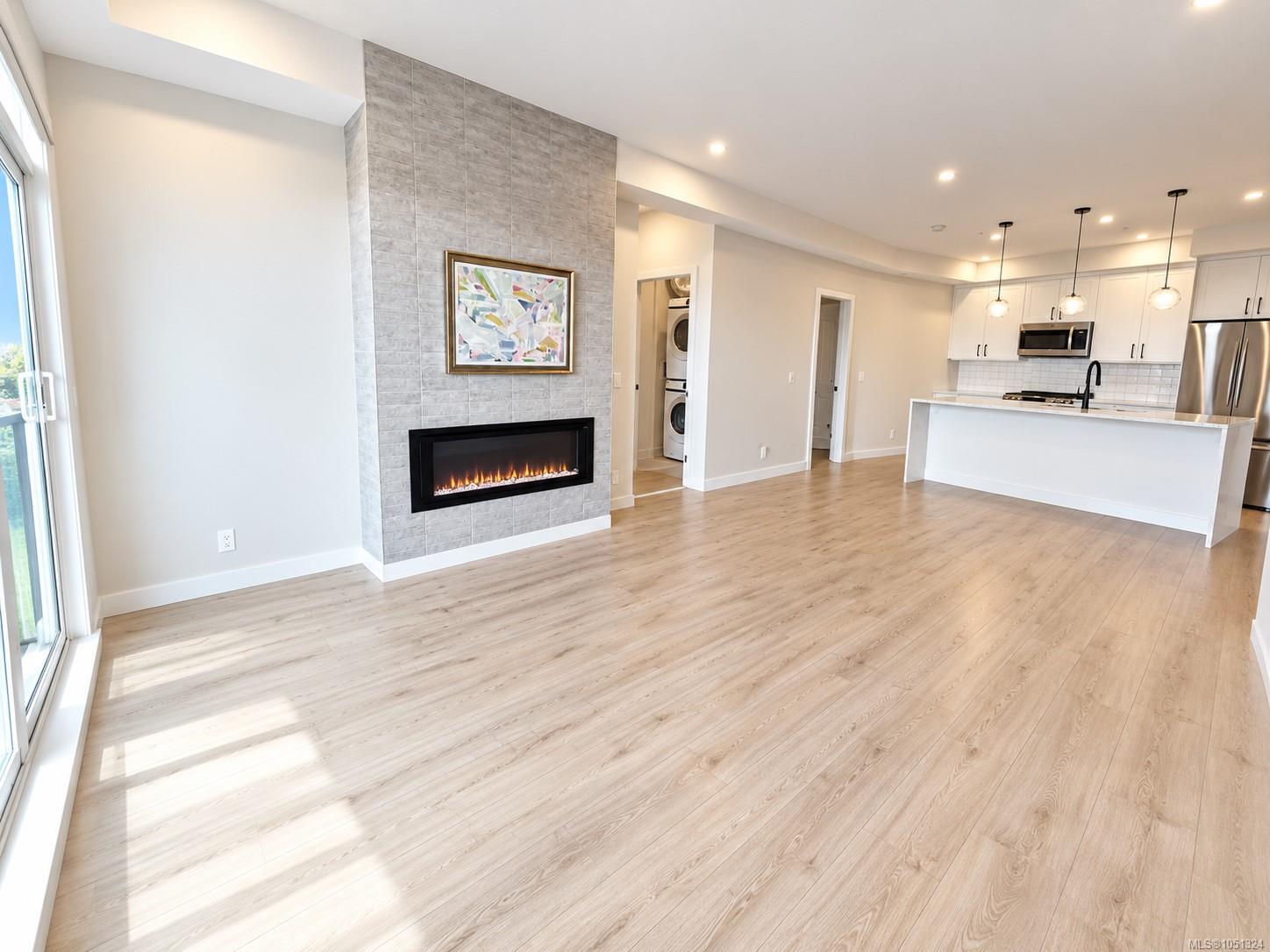 110-958 Pharoah Mews — listing photo 2 of 51