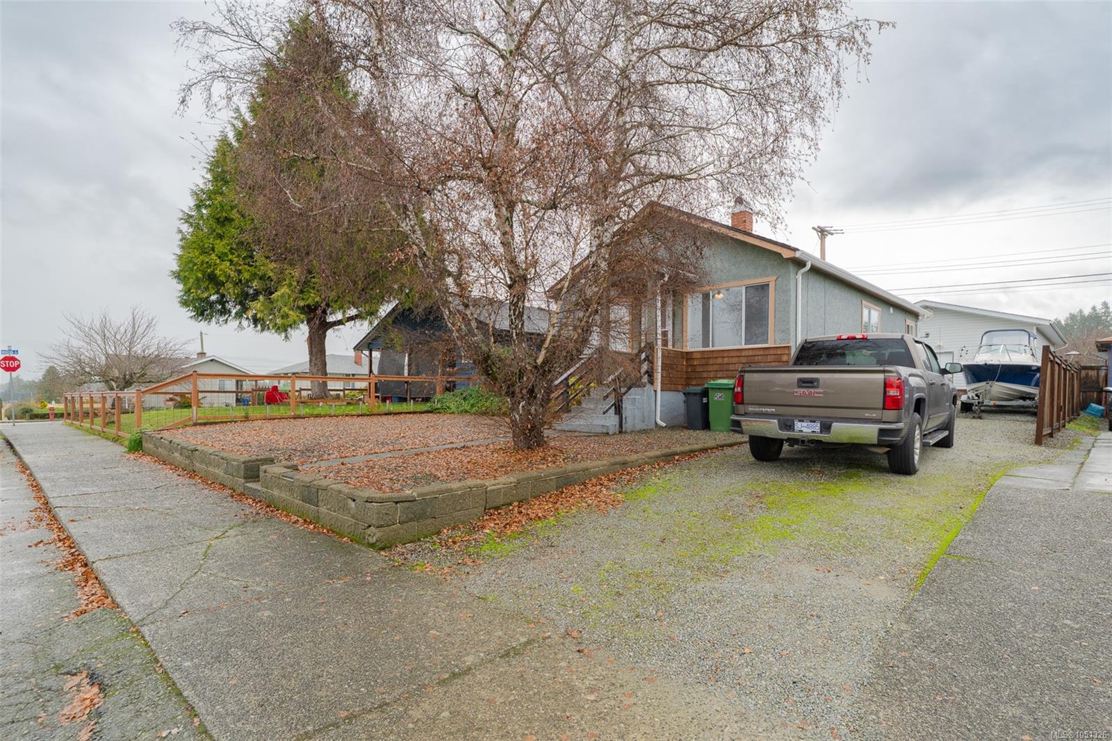 3885 14th Ave — listing photo 4 of 28