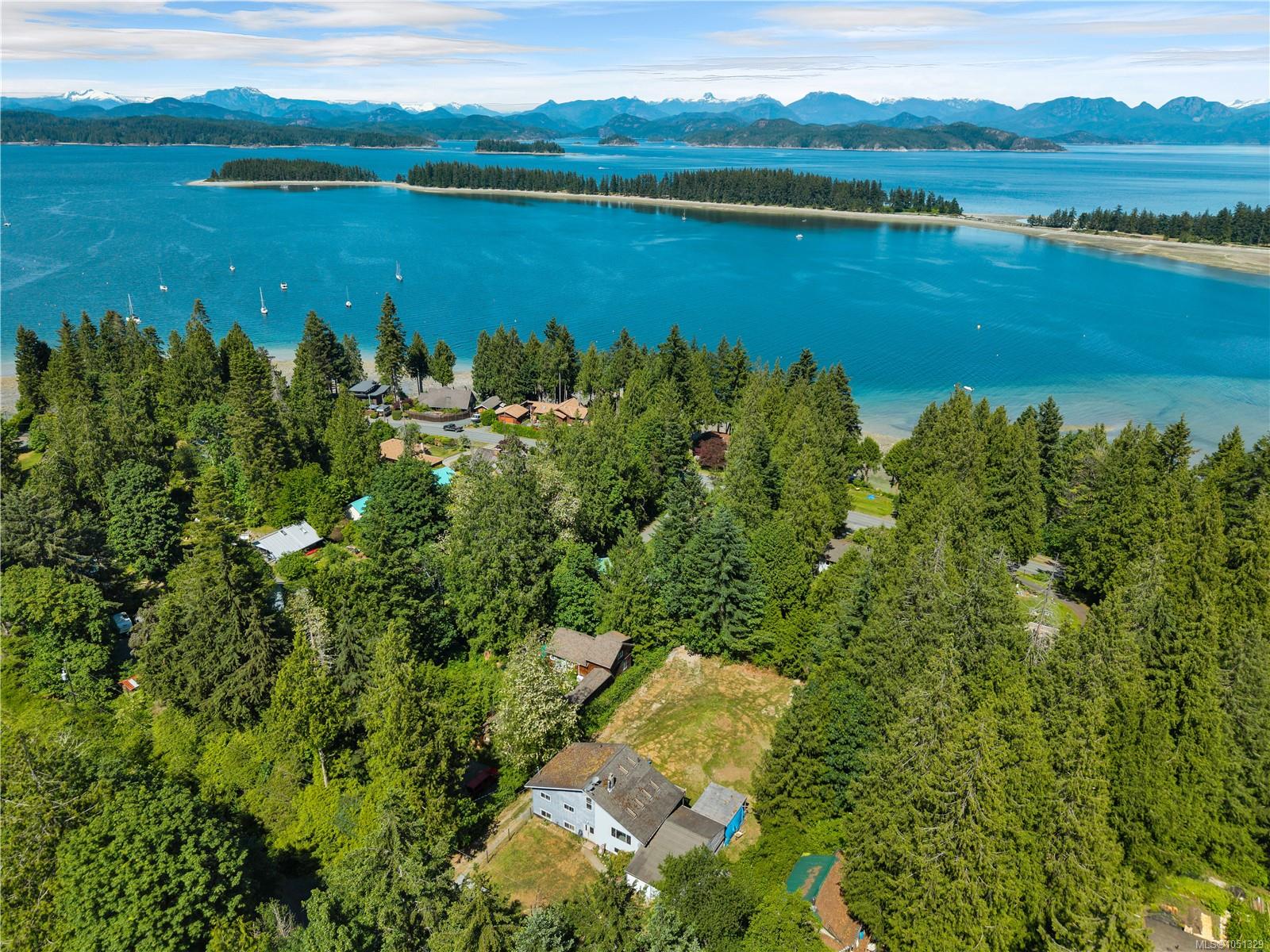 1376 Hooley Rd — listing photo 3 of 43